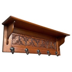 Handgeschnitzte gotische Revival Eiche Wandgarderobe w. Perfekte Schnitzereien & tolle Haken