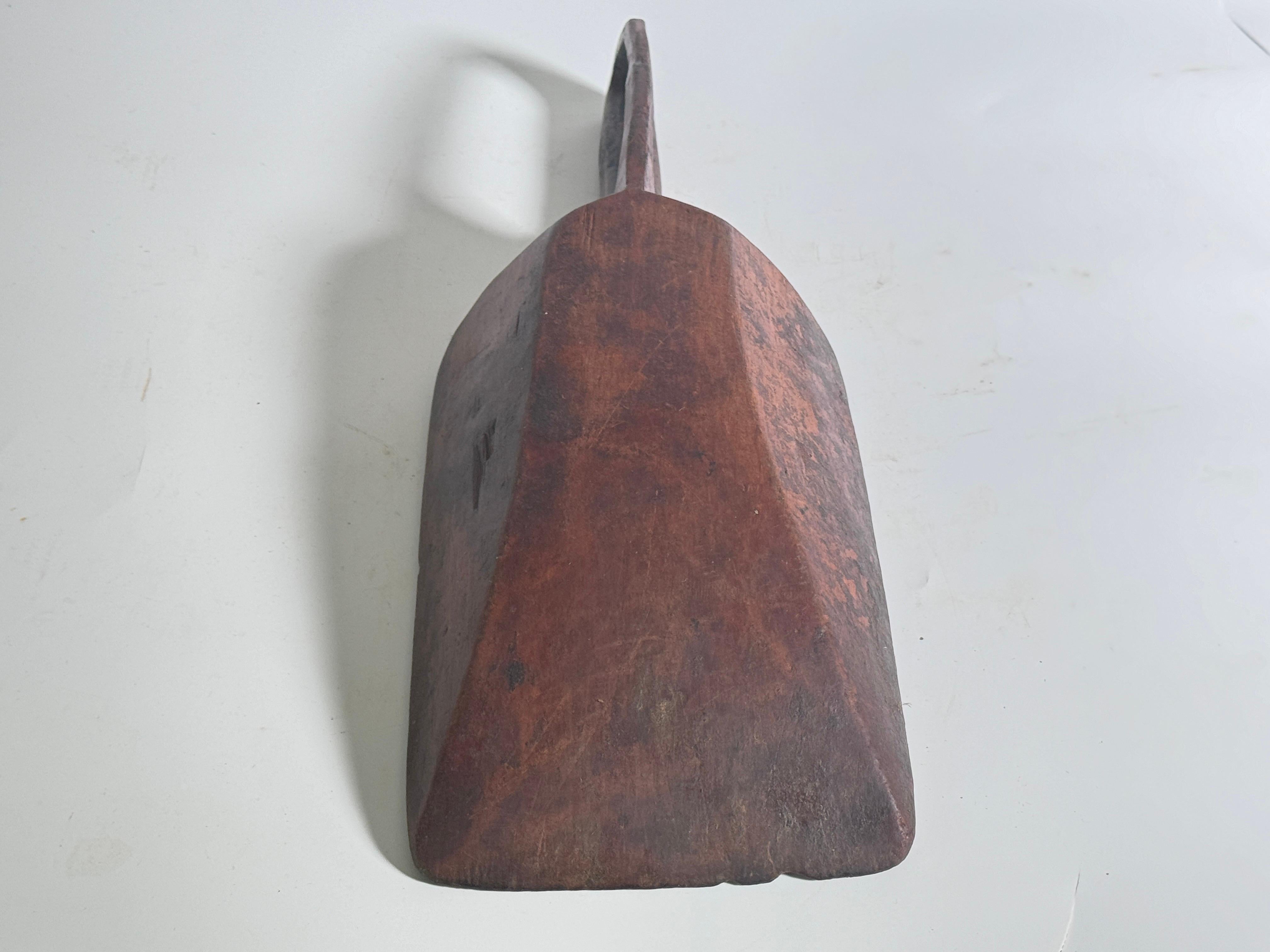 Bois Pelle à Grain sculptée à la main 19ème siècle, couleur brune d'Angleterre en vente