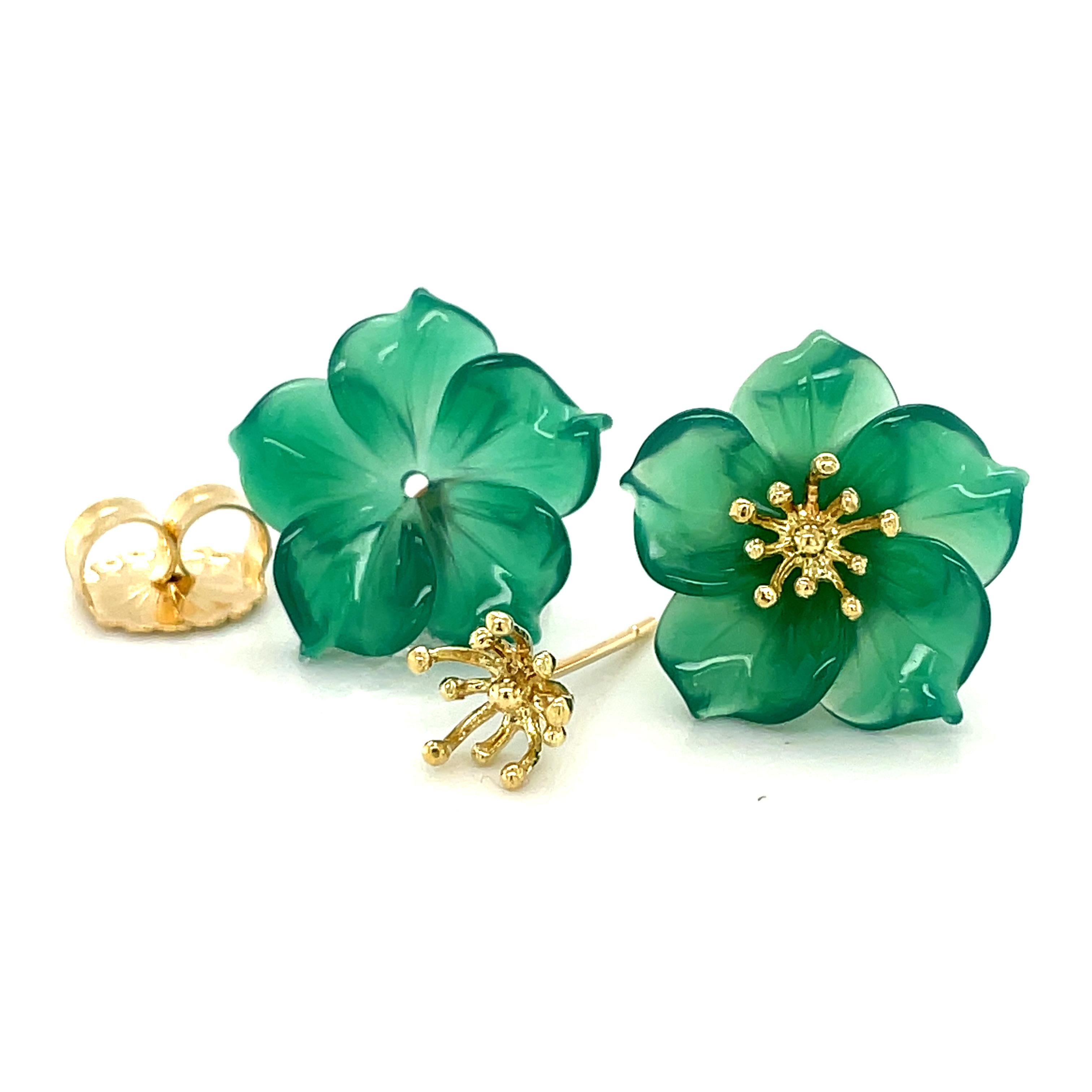 Hand Carved Green Agate Flower Earring 18K Yellow Gold Stamen Posts 5