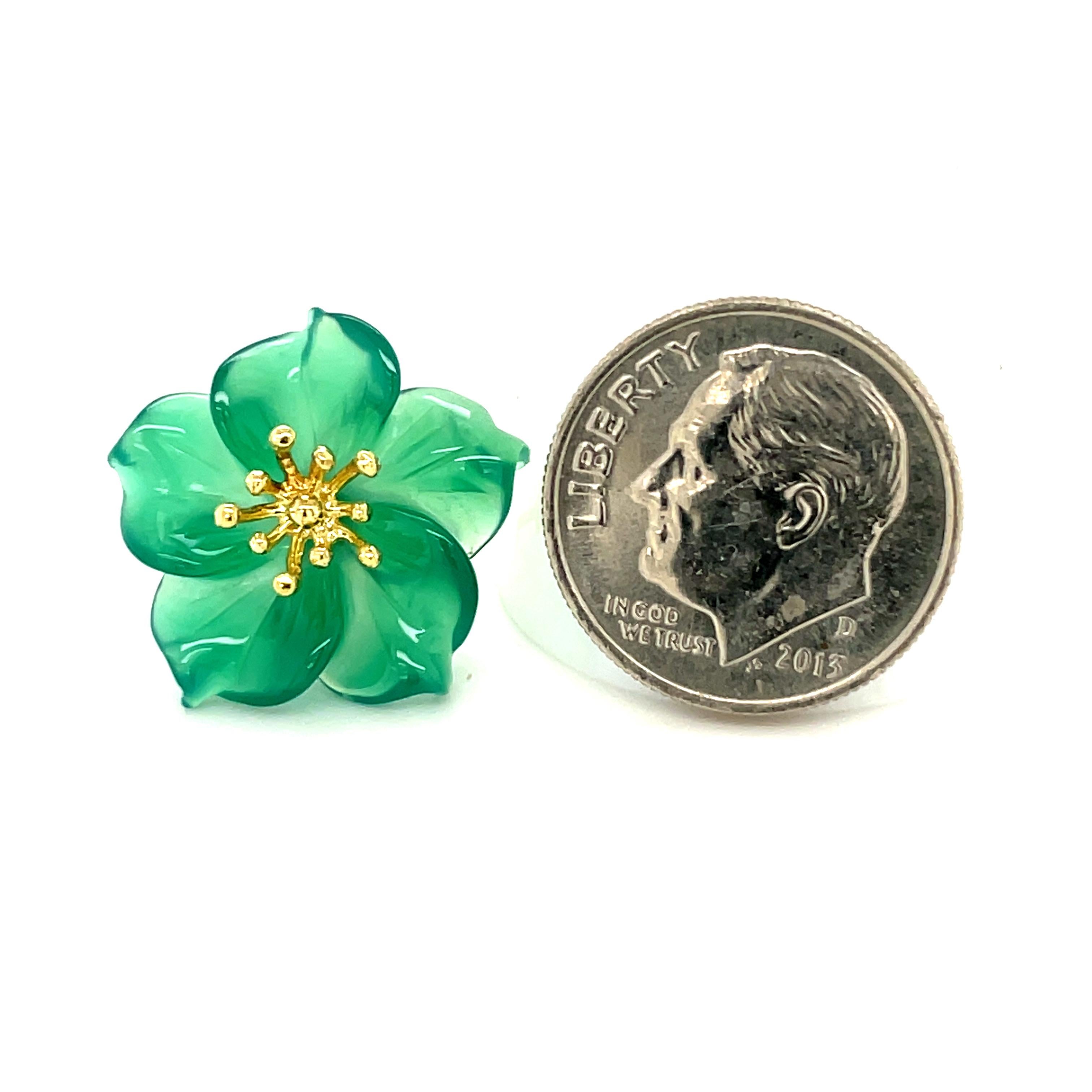 Hand Carved Green Agate Flower Earring 18K Yellow Gold Stamen Posts 9