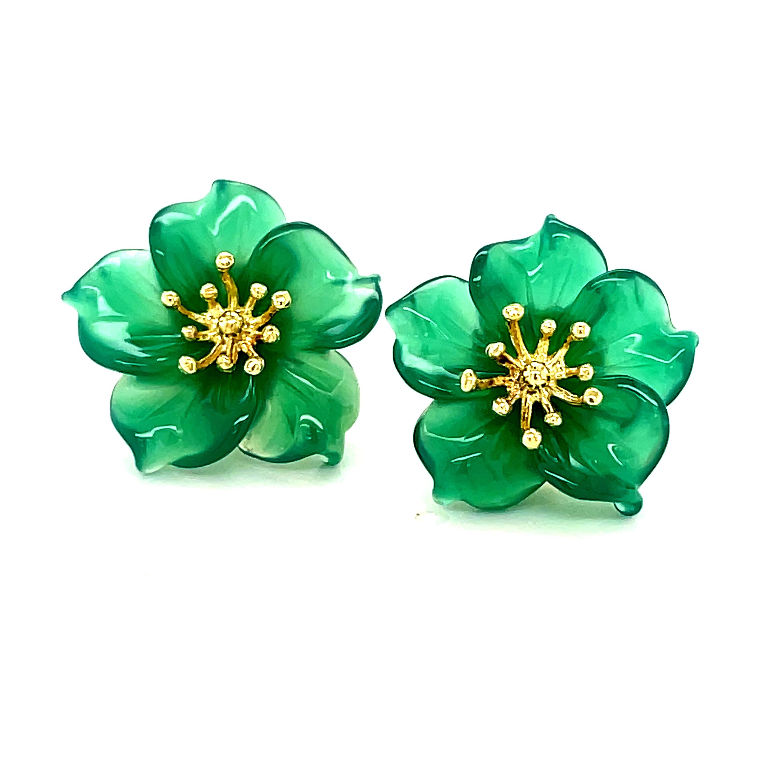 Artisan Hand Carved Green Agate Flower Earring 18K Yellow Gold Stamen Posts