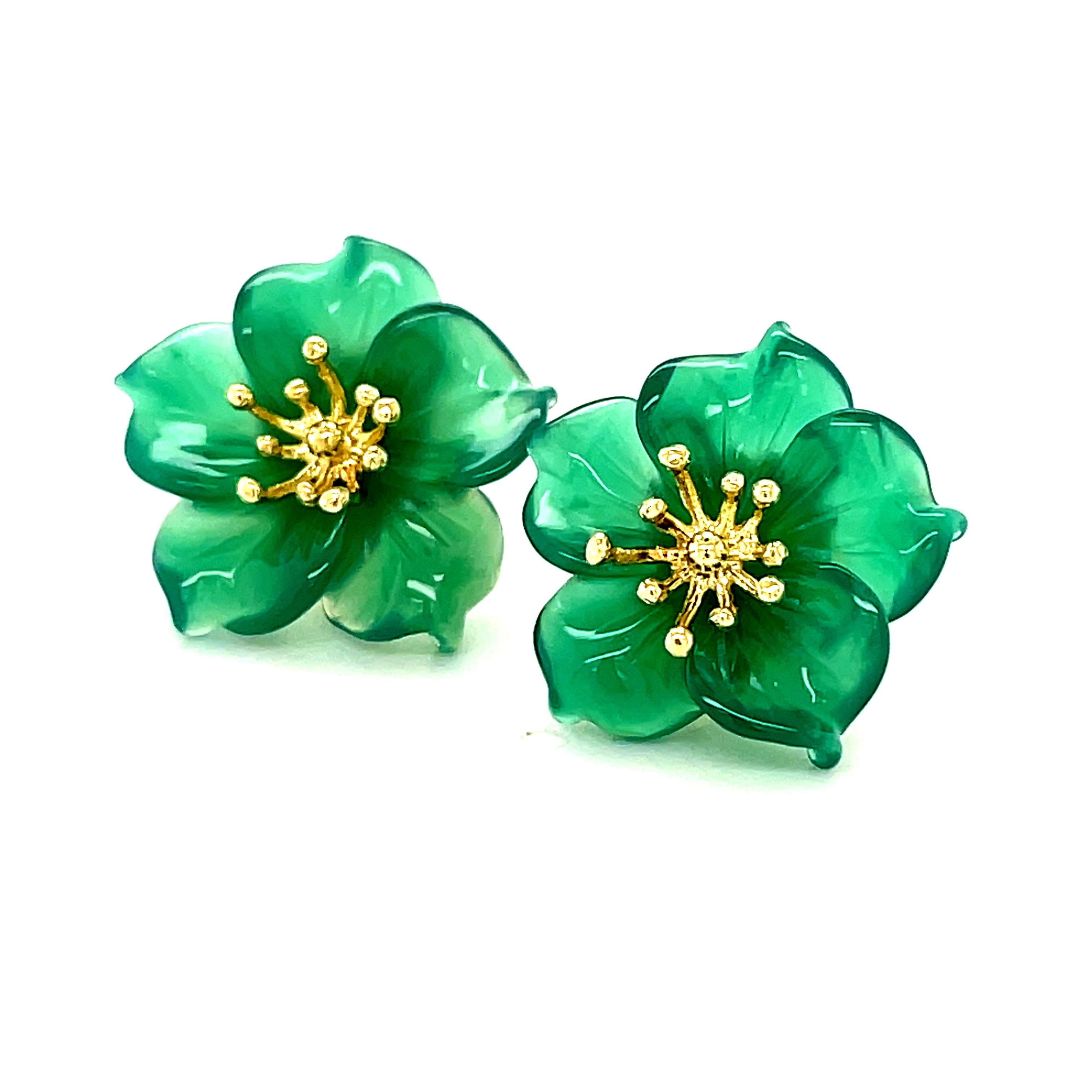 Mixed Cut Hand Carved Green Agate Flower Earring 18K Yellow Gold Stamen Posts