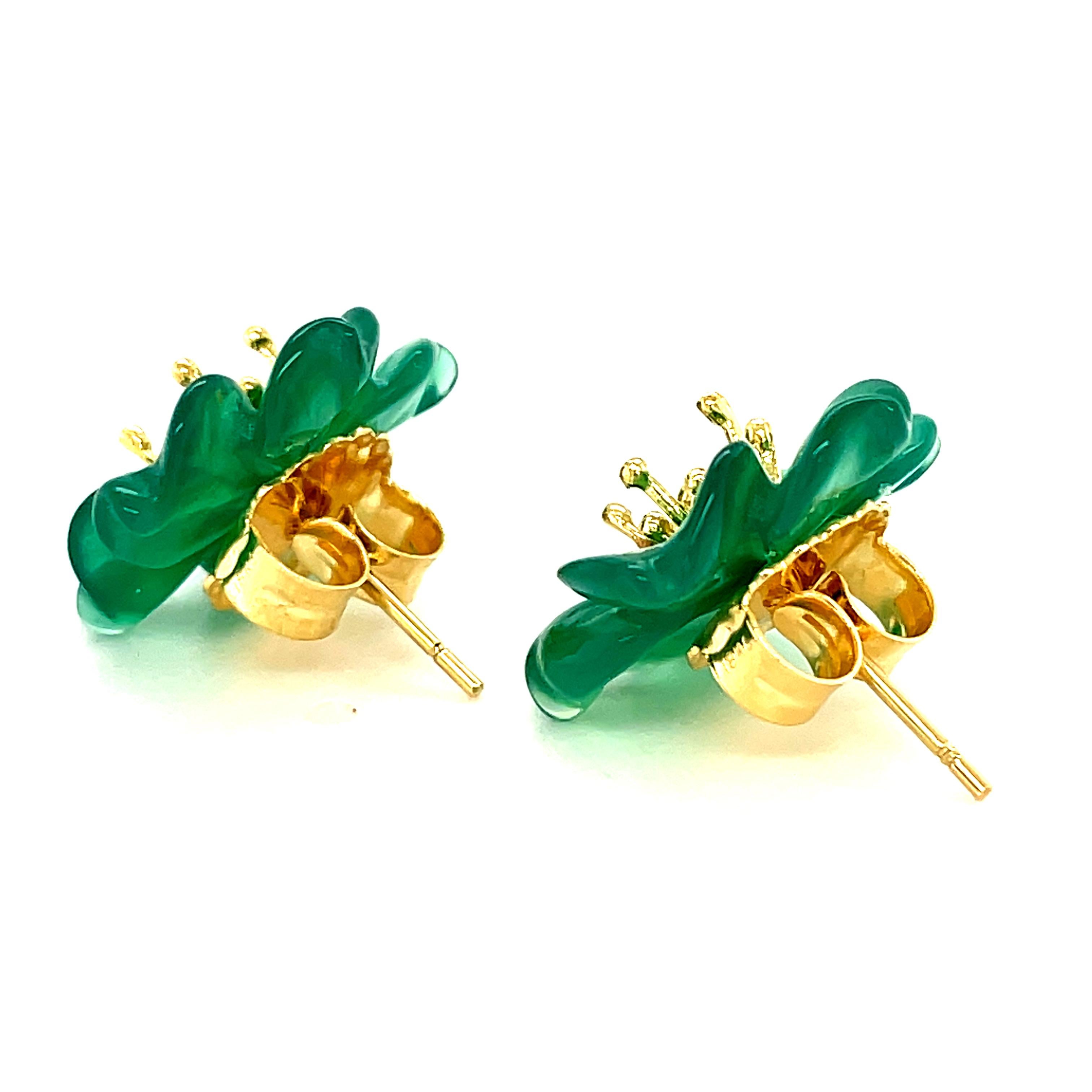Hand Carved Green Agate Flower Earring 18K Yellow Gold Stamen Posts 3