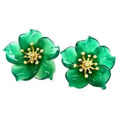 Hand Carved Green Agate Flower Earring 18K Yellow Gold Stamen Posts