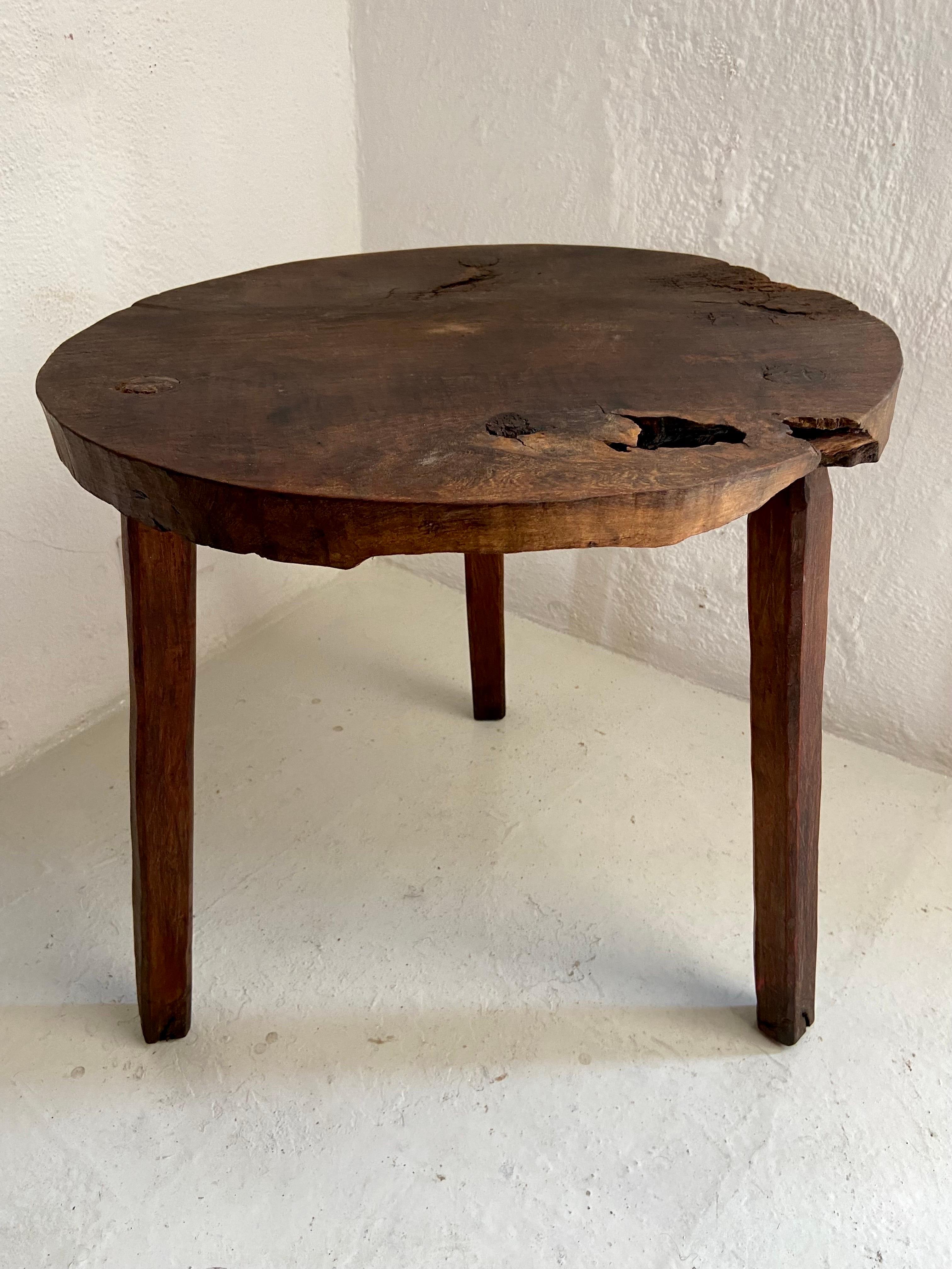 Hand Carved Hardwood Round Table From Mexico, Circa 1980´s In Fair Condition In San Miguel de Allende, Guanajuato