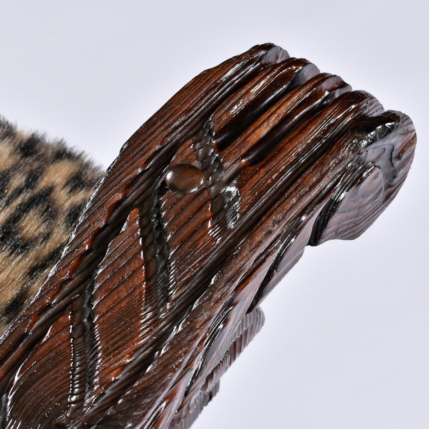 Chaises trônes Witco Tiki à haut dossier en fausse fourrure léopard sculptées à la main en vente 7