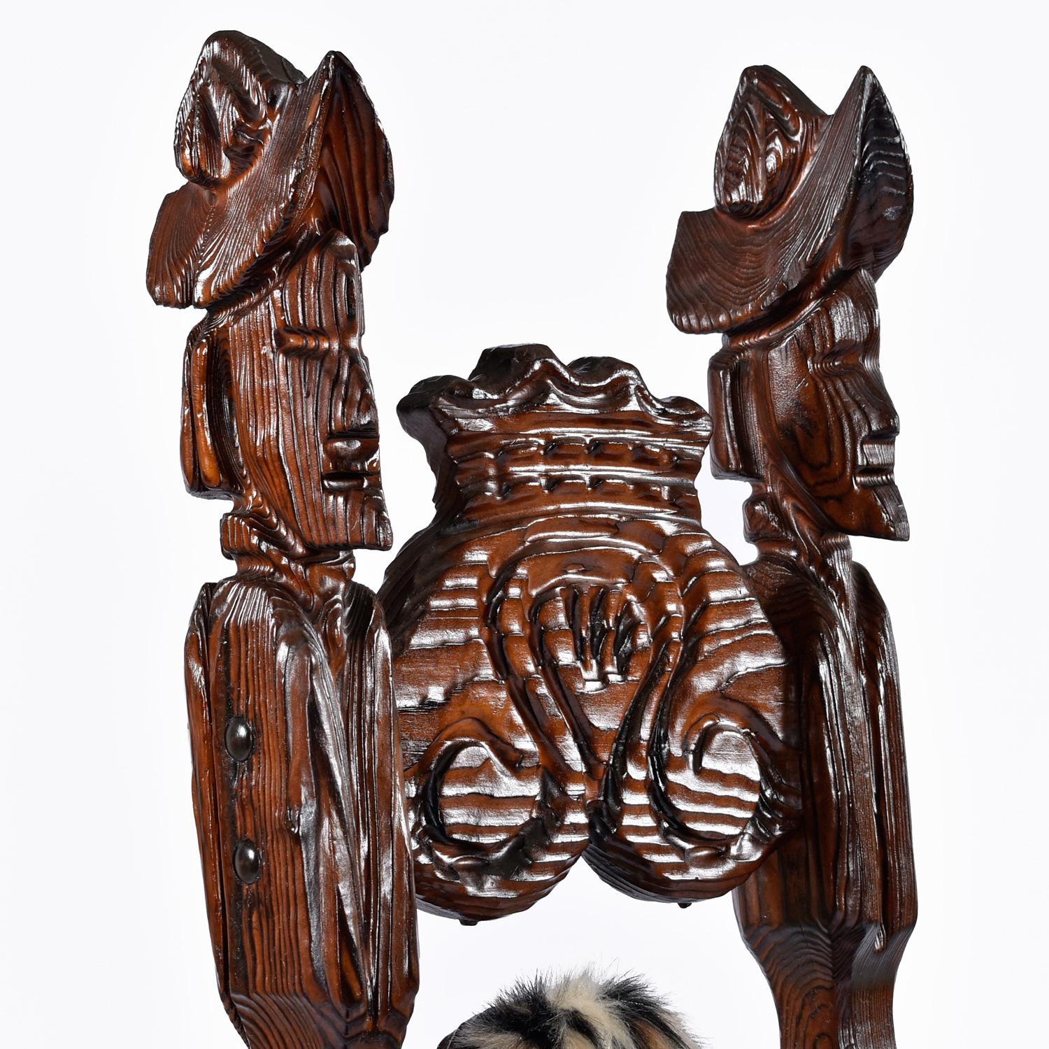 Américain Chaises trônes Witco Tiki à haut dossier en fausse fourrure léopard sculptées à la main en vente