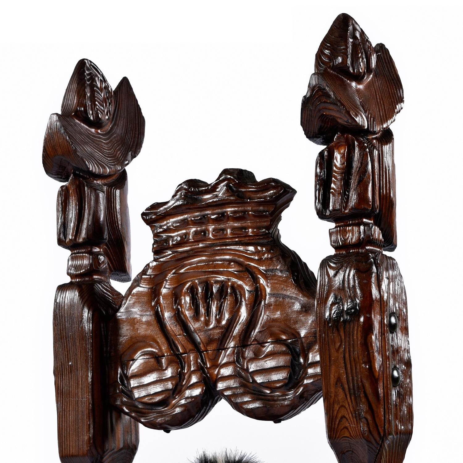 Milieu du XXe siècle Chaises trônes Witco Tiki à haut dossier en fausse fourrure léopard sculptées à la main en vente