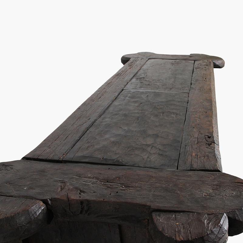 Industriel Coffre de rangement de l'Himalaya sculpté à la main, début du 20e siècle en vente