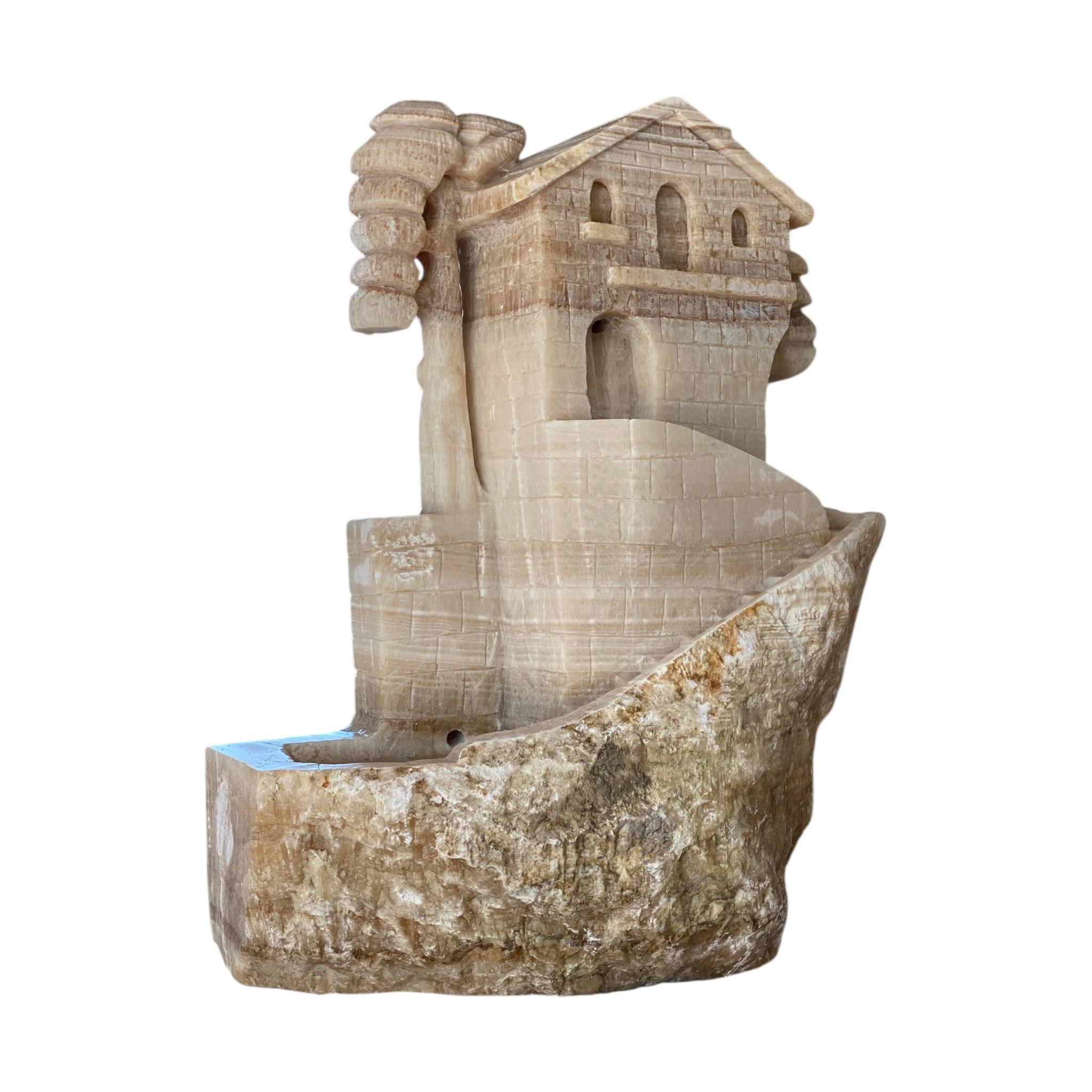 Fuente de mármol ónice miel tallada a mano - Escultura de agua única de Haand en Nuevo estado para la venta en St Petersburg, US