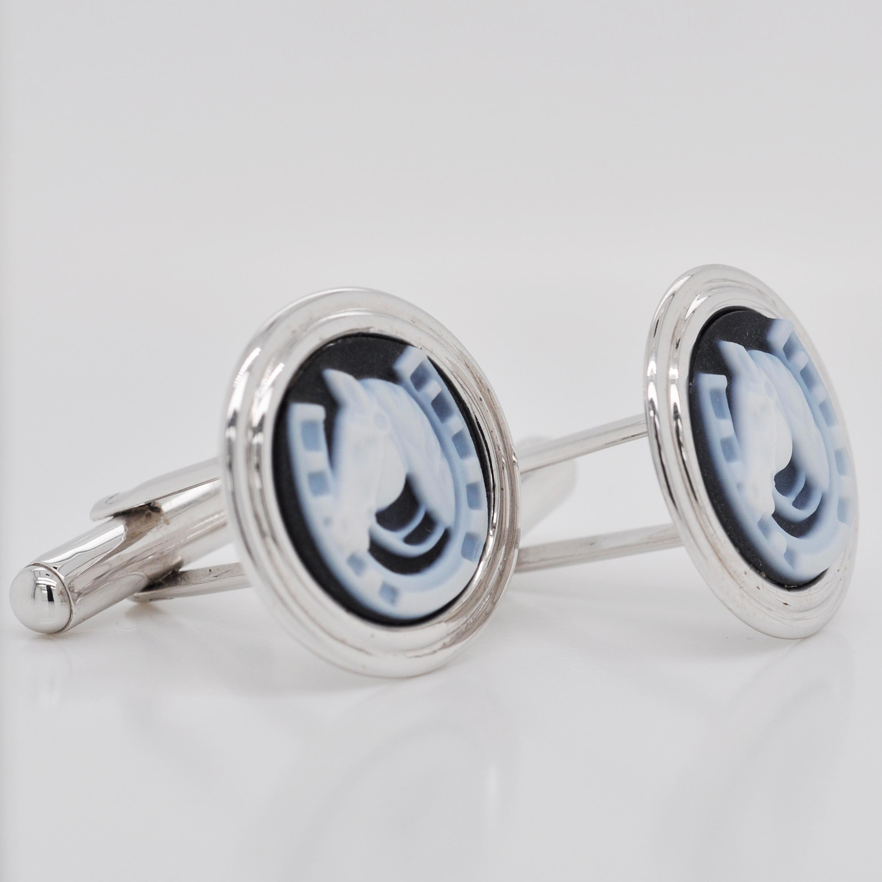 Women's or Men's Hand-Carved Horse-Shoe Agate Cameo Sterling Silver Contemporary Cufflinks For Sale