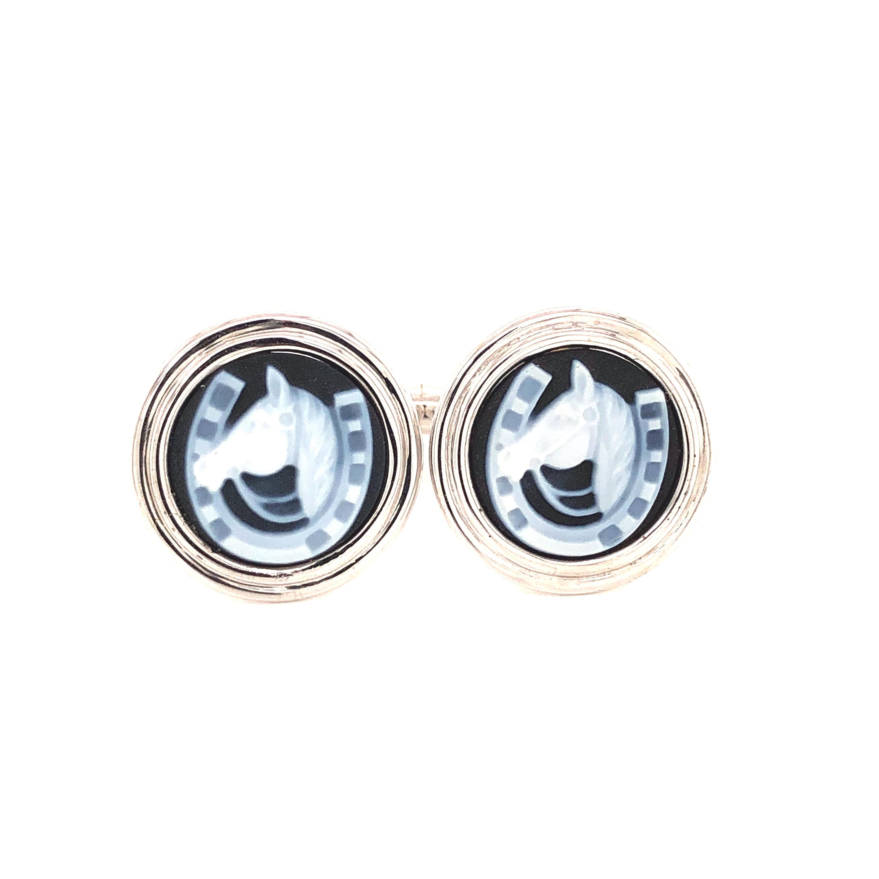Hand-Carved Horse-Shoe Agate Cameo Sterling Silver Contemporary Cufflinks For Sale 2