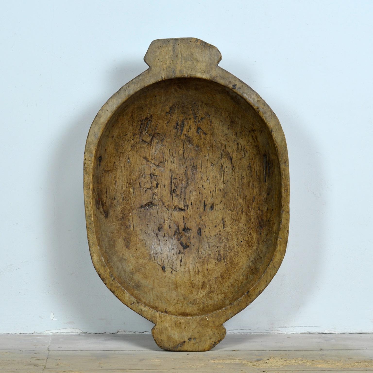 Début du 20ème siècle Bol à pâte hongrois sculpté à la main, vers 1900 en vente