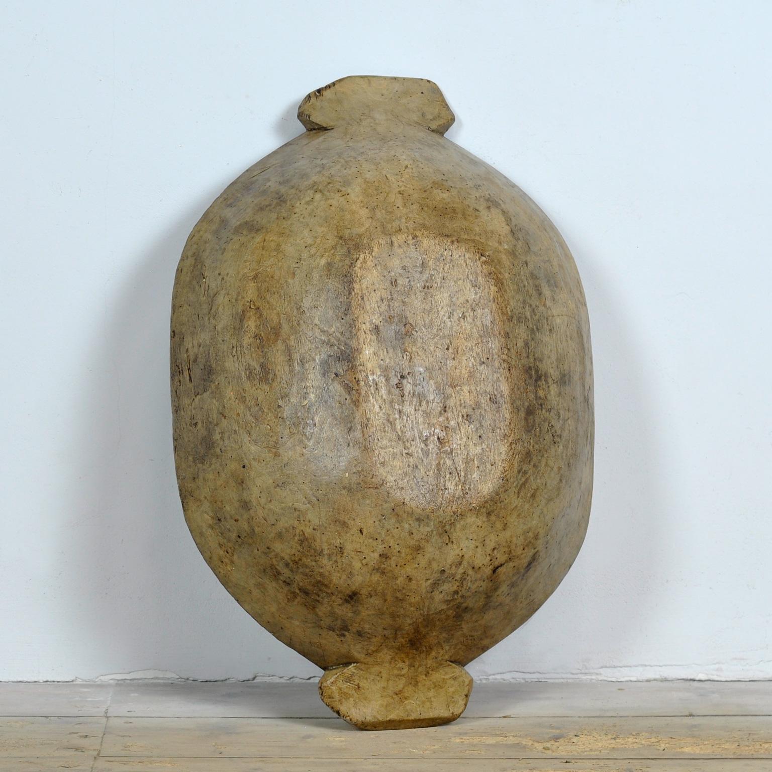 Fruitiers Bol à pâte hongrois sculpté à la main, vers 1900 en vente