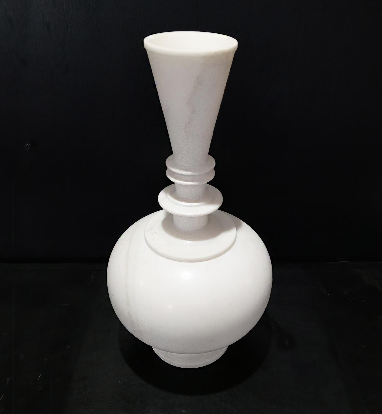 Hand-Carved Indian Marble Vase, with cap In Good Condition In New York, NY
