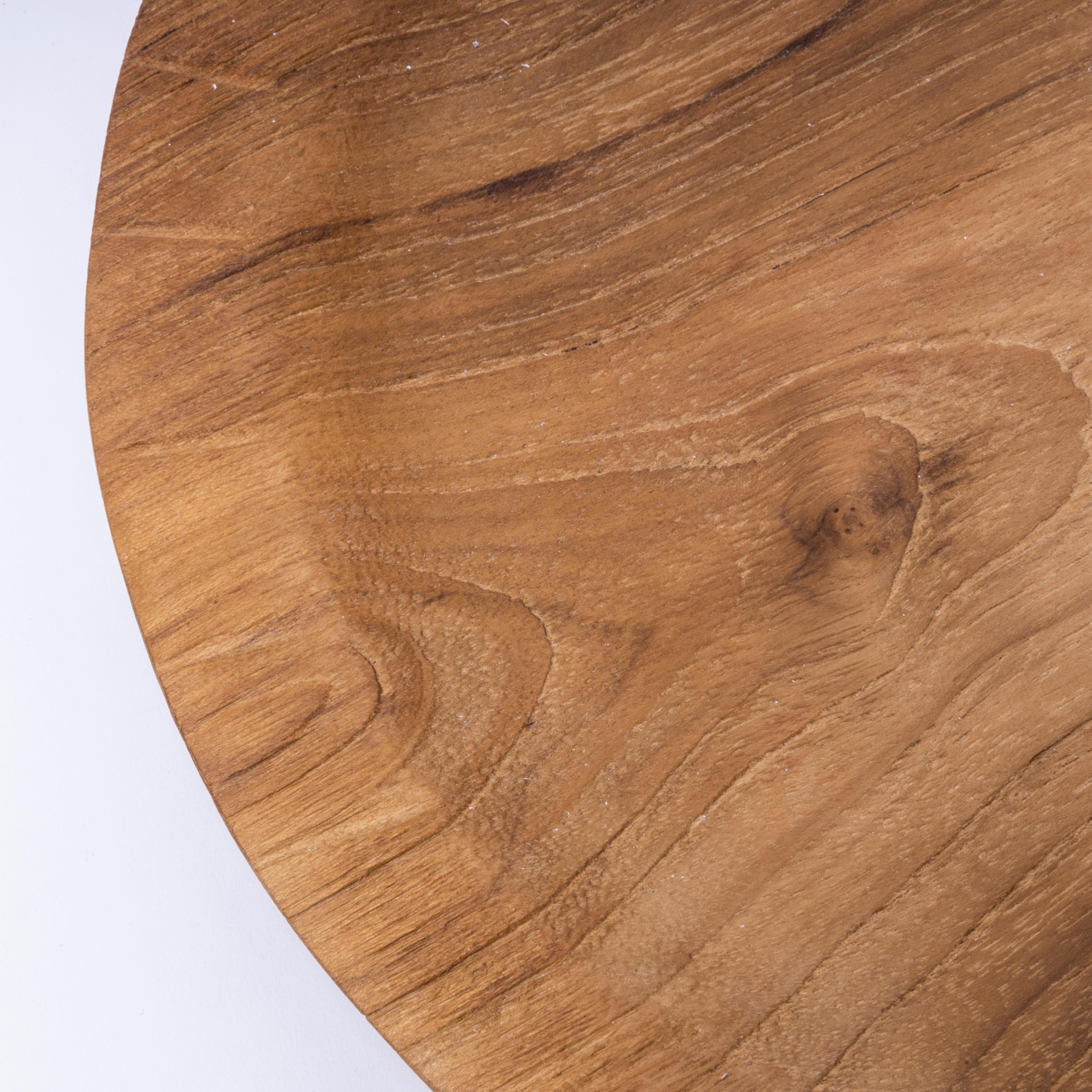 Hand Carved Indonesian Teak Dish. 

Stunningly hand carved and hand made in Indonesia using FSC certified teak.

Workshop Report:
Our workshop team inspect every product and carry out any needed repairs to ensure that everything leaves us serviced
