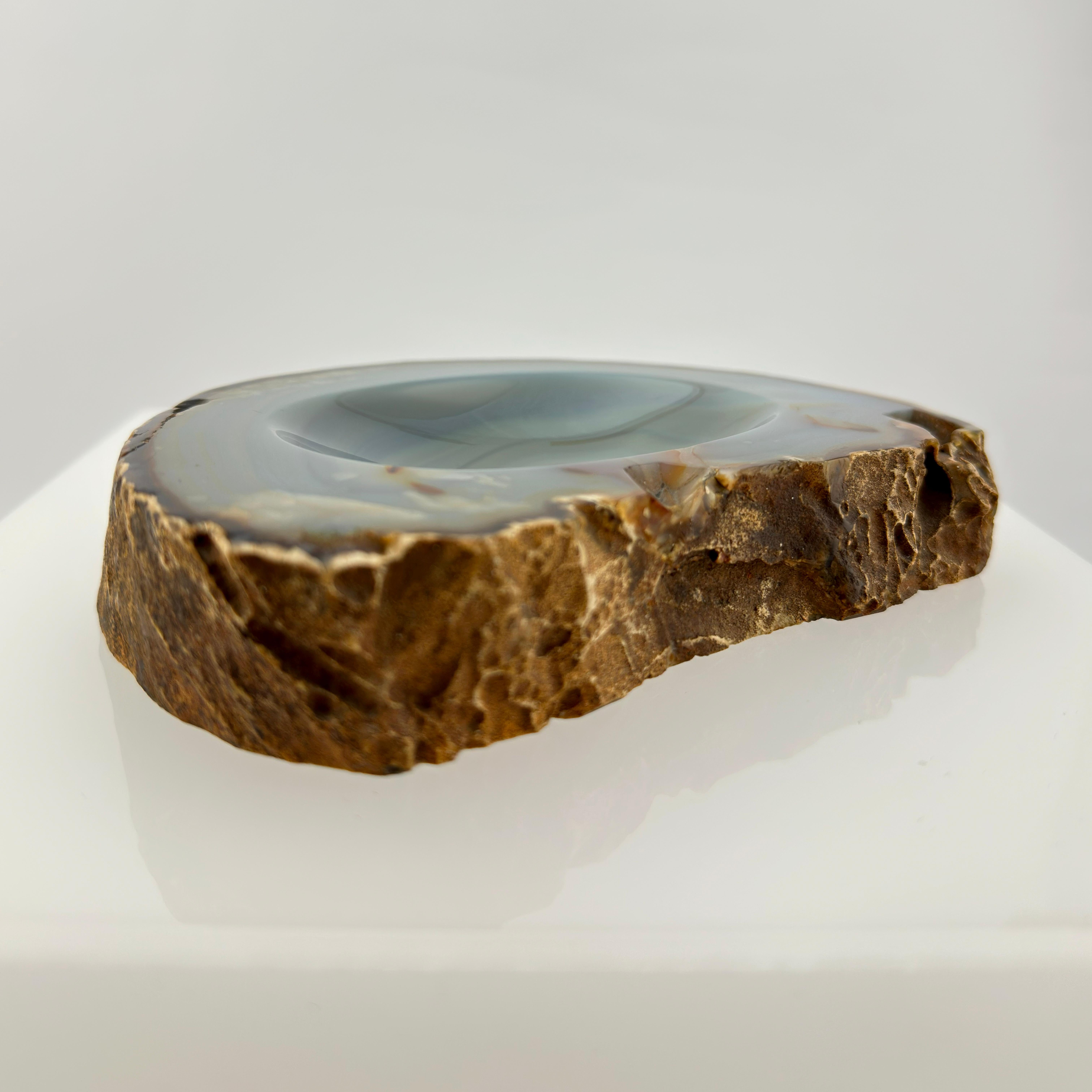 Blaue Schale aus Chalcedon-Achat, handgeschnitzt, Italien ca. 1960er Jahre (Italienisch) im Angebot