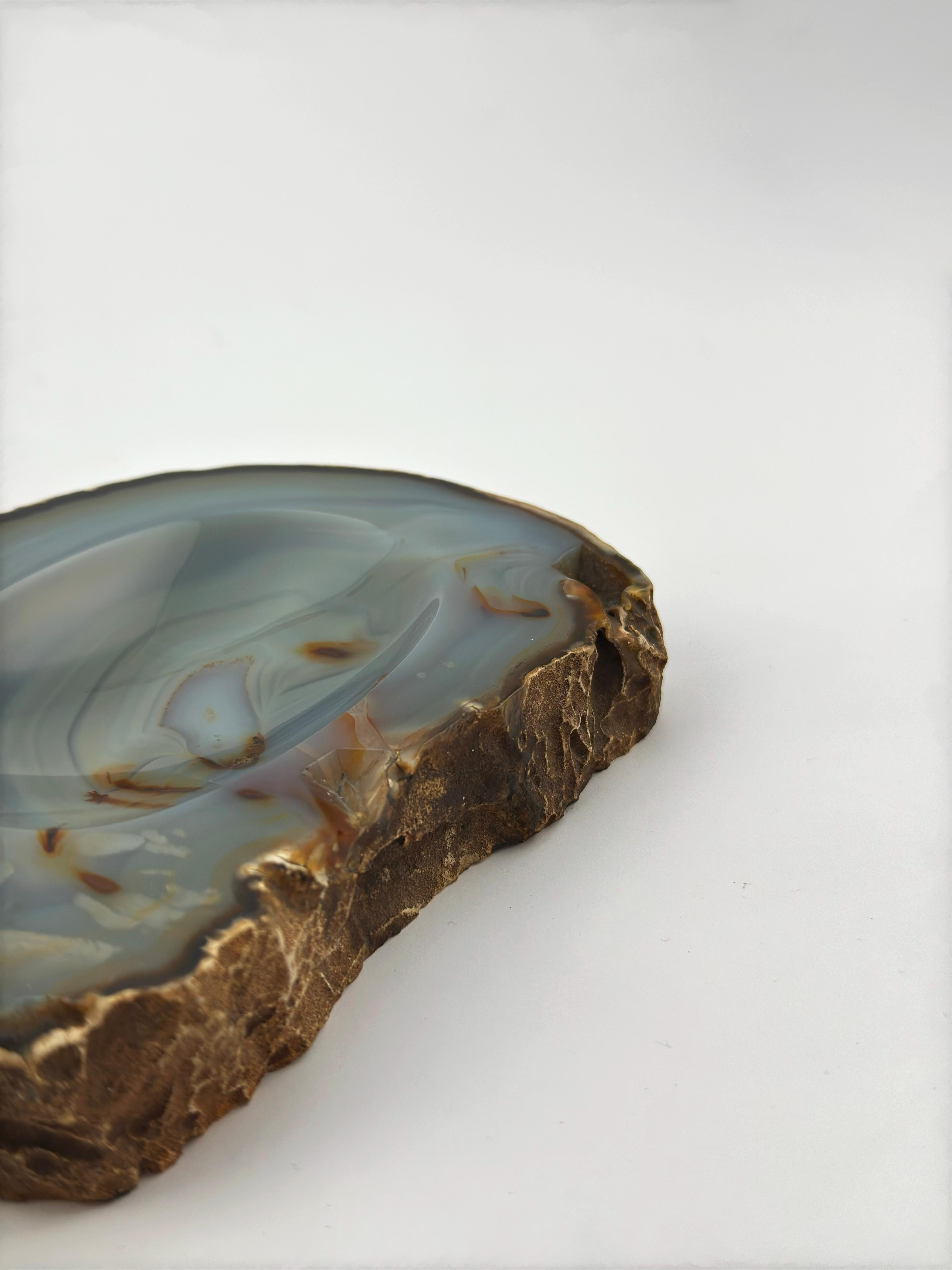 Blaue Schale aus Chalcedon-Achat, handgeschnitzt, Italien ca. 1960er Jahre (20. Jahrhundert) im Angebot