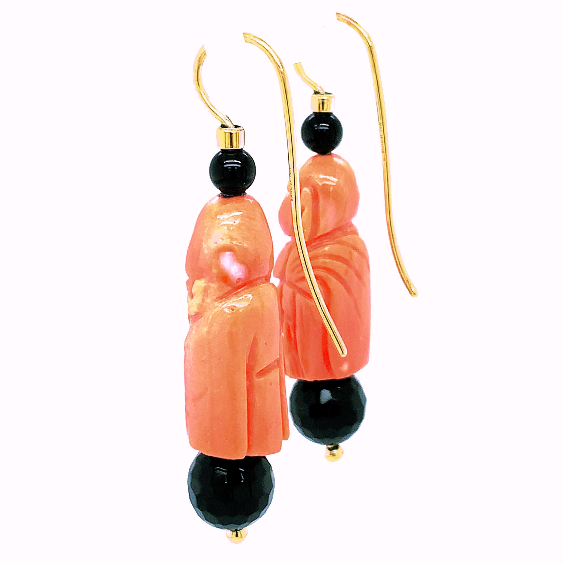 Artisan  Italian Carved Coral and Onyx Dangle Earrings in Yellow Gold with French Wires For Sale
