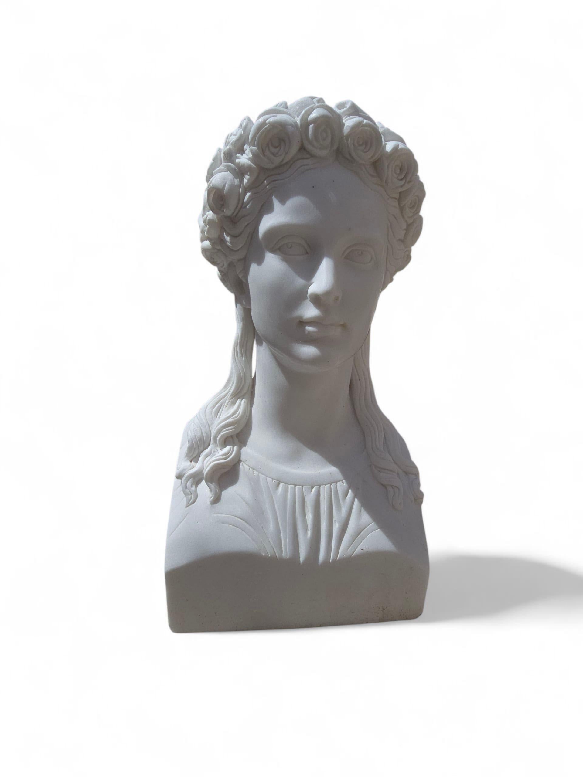 Hand-Carved Italian Marble Bust of a Greek Woman, 20th Century In Good Condition For Sale In Madrid, ES