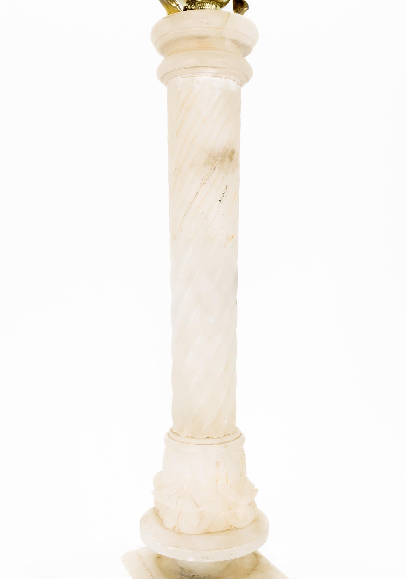Hand Carved Italian Mid Century Alabaster Column Table Lamp For Sale 2