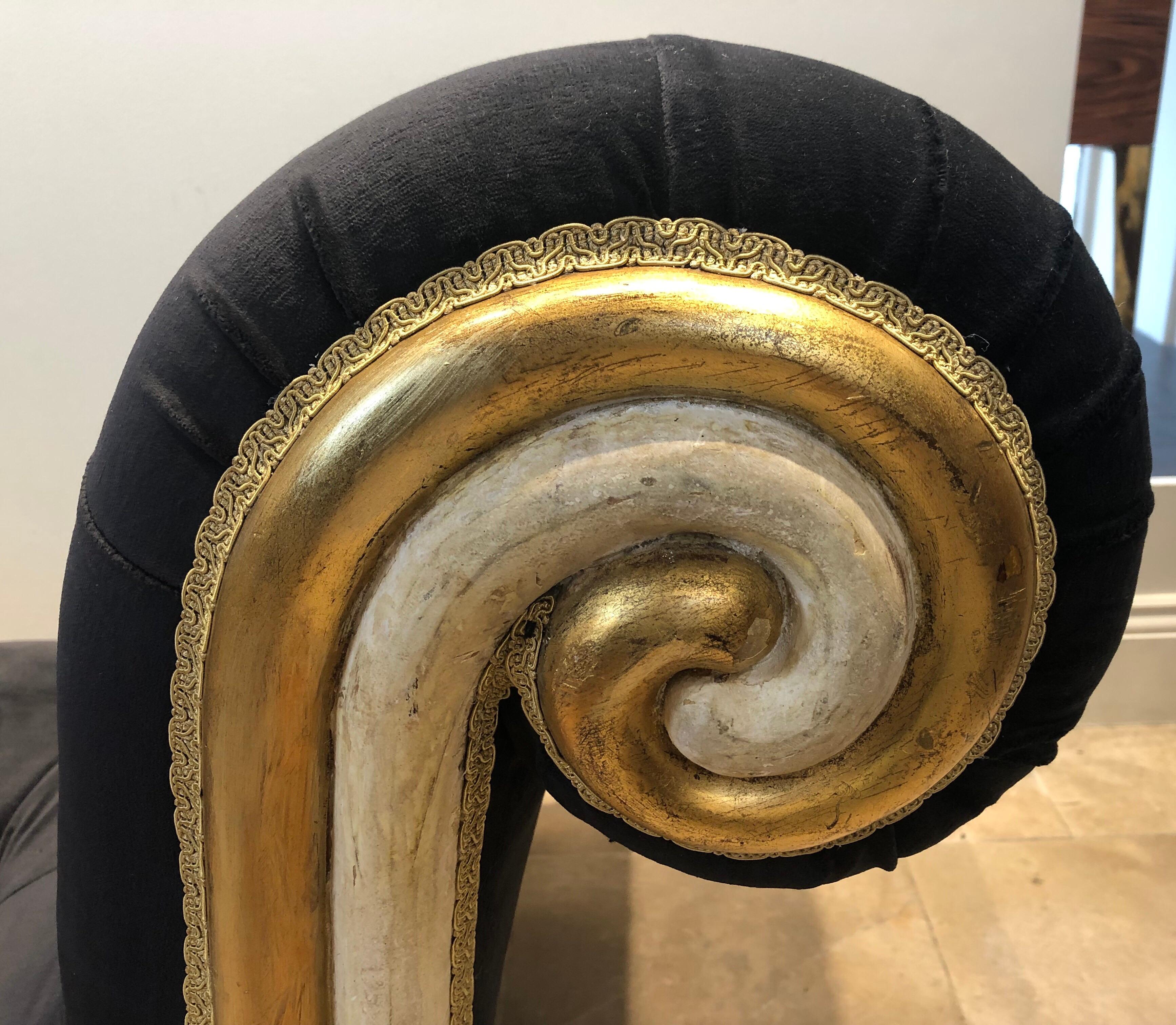 Hand-Carved Hand Carved Italian Midcentury Chaise Longue in Black Velvet