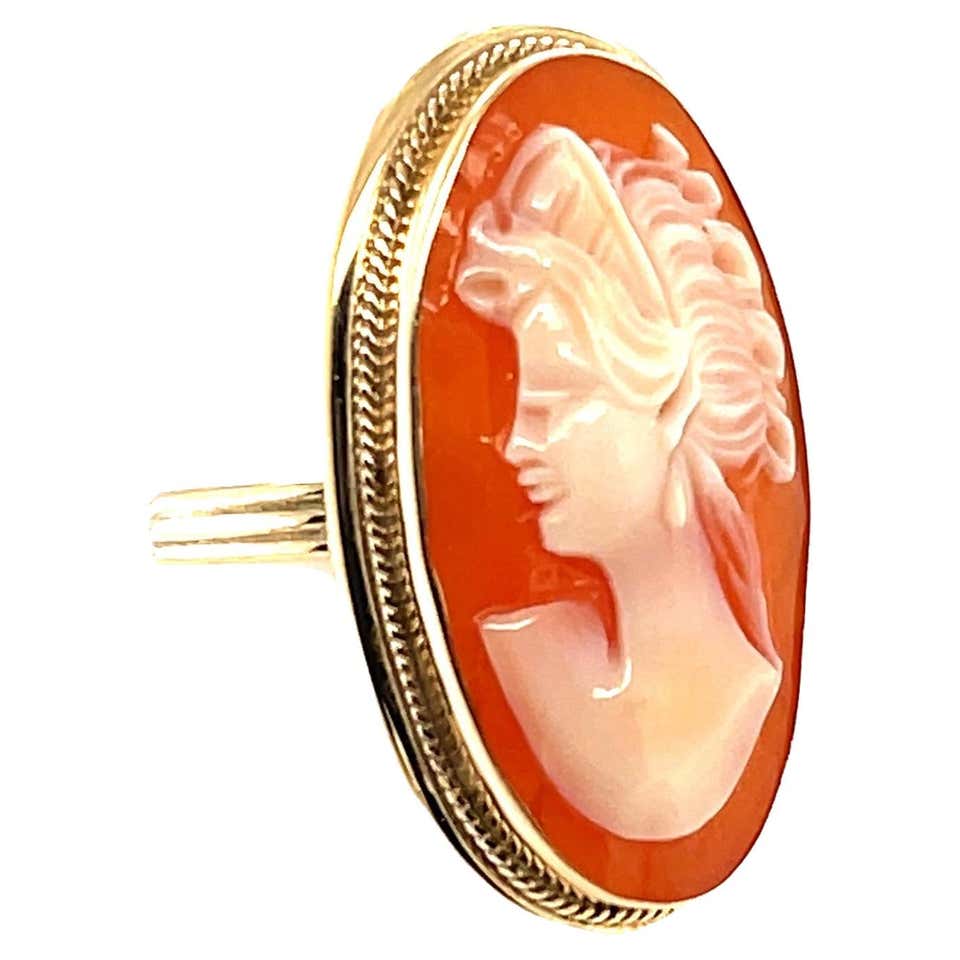 Hand Carved Italian Shell Cameo Filigree Seed Pearl Ring in 14k Yellow