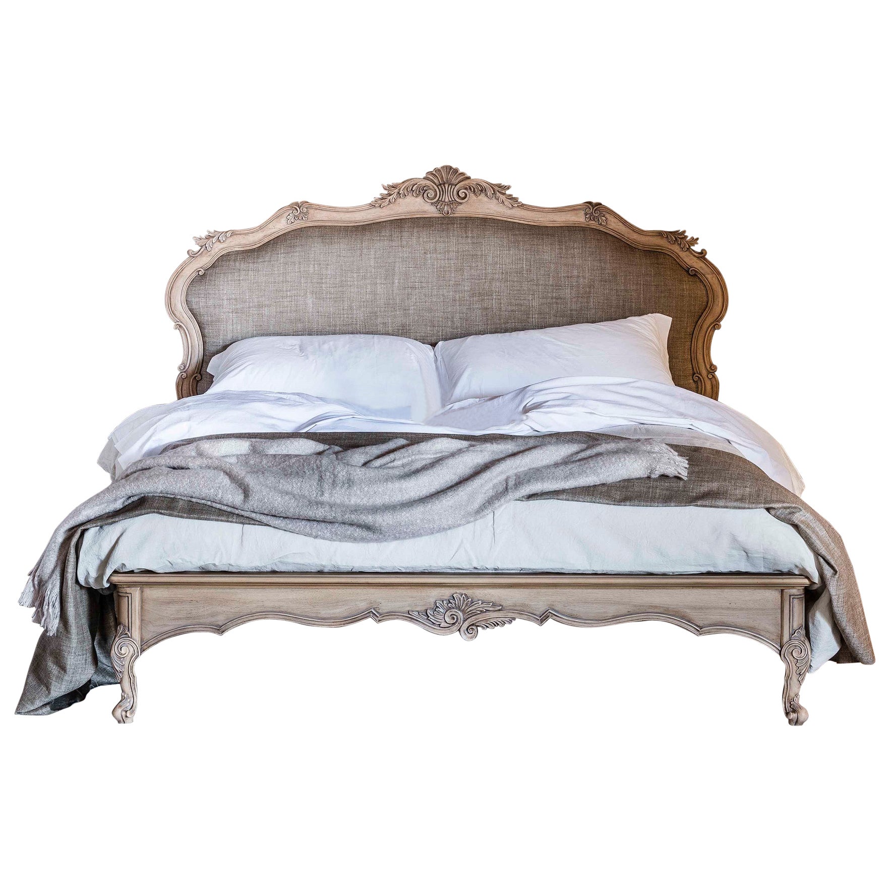 Lit en noyer italien sculpté à la main avec tête de lit tapissée - Queen Size en vente