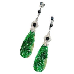 Pendants d'oreilles en or blanc 18 carats, onyx et diamants sculptés à la main