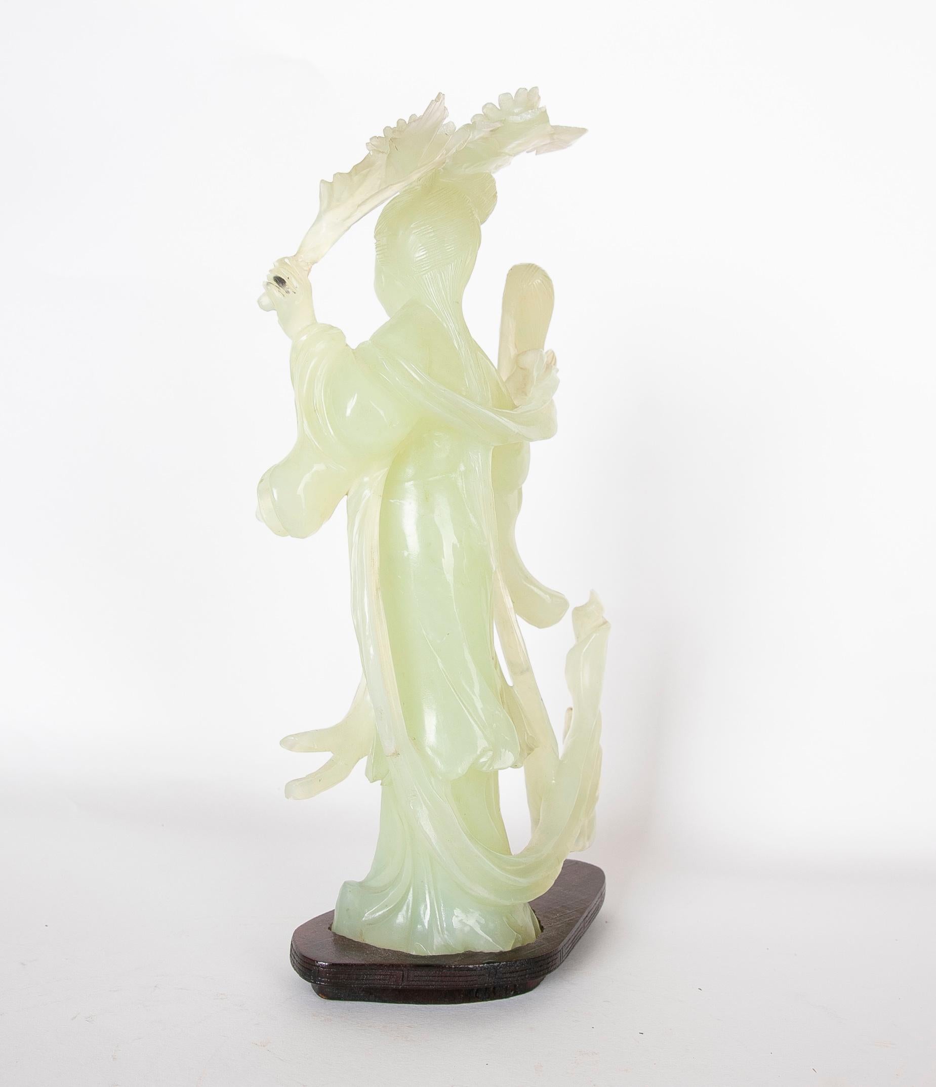 Hand-Carved Jadeite Figurine of an Oriental Woman on a Wooden Base In Good Condition For Sale In Marbella, ES