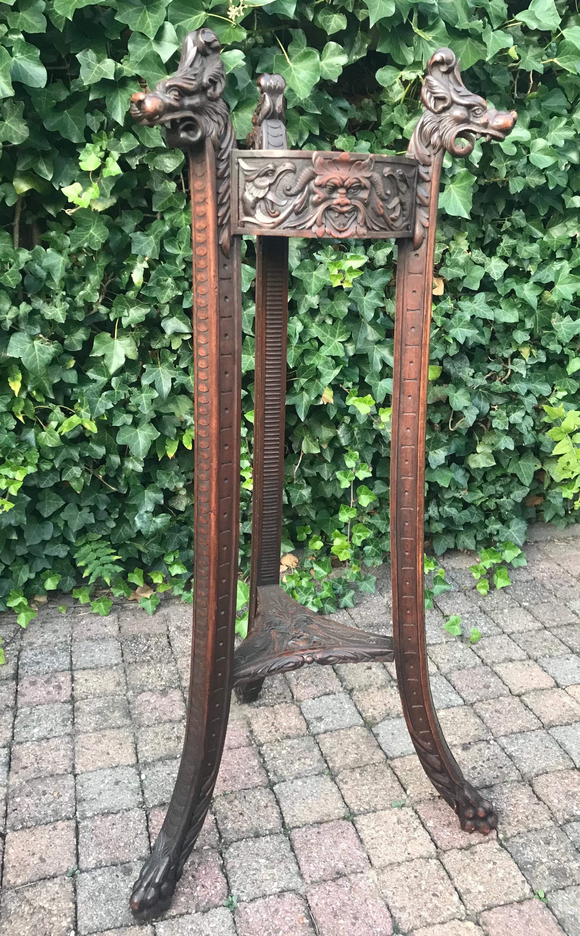 Unique and all handcrafted French planter with a great patina. 

Highly symbolic, stunningly figural and very decorative antique plant stand made by a true artisan. This late 19th or possibly very early 20th century, French jardinière comes with