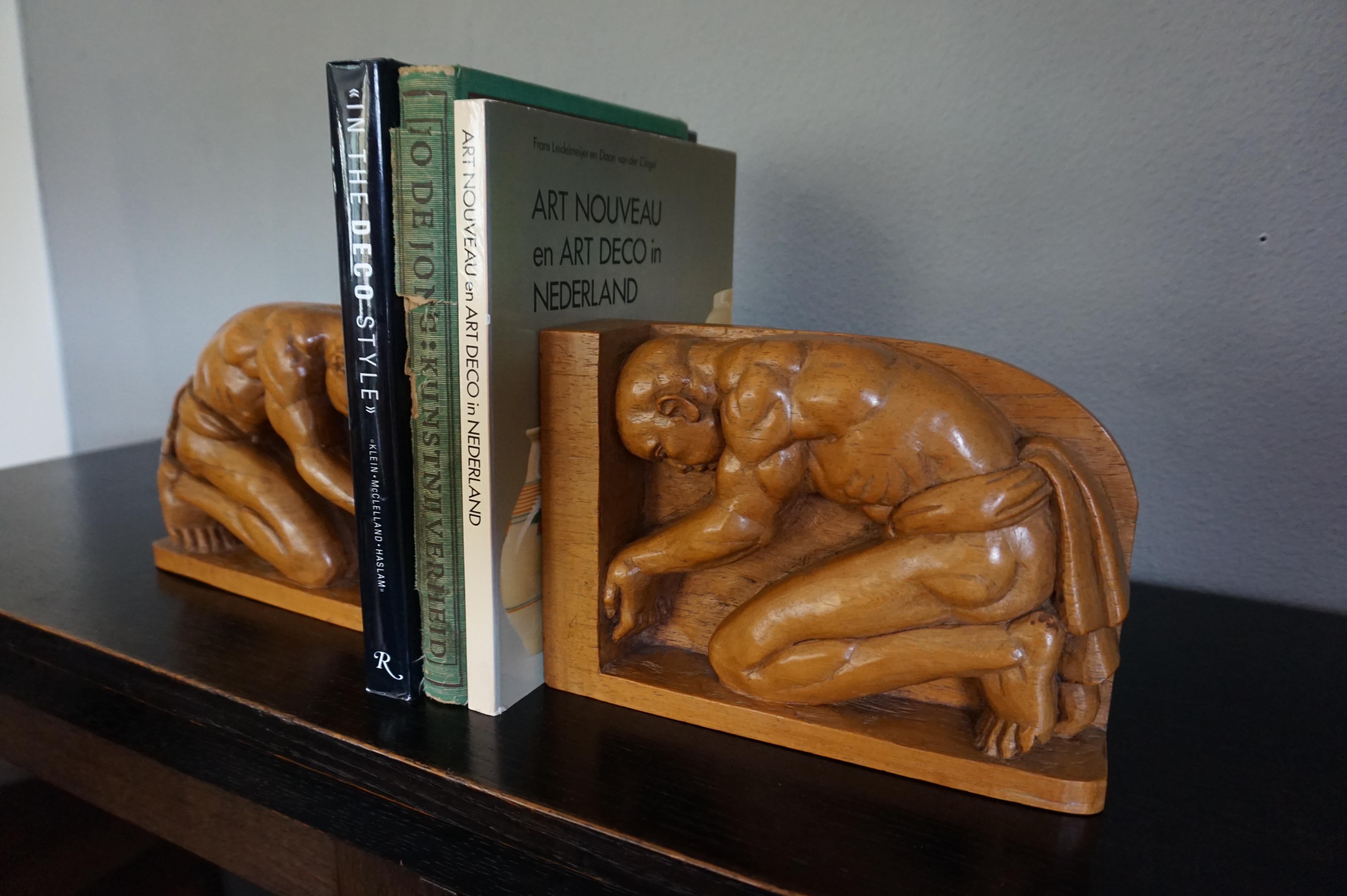 Hand-Carved Jati Wood Arts & Crafts Bookends with Indigenous Male Sculptures For Sale 4