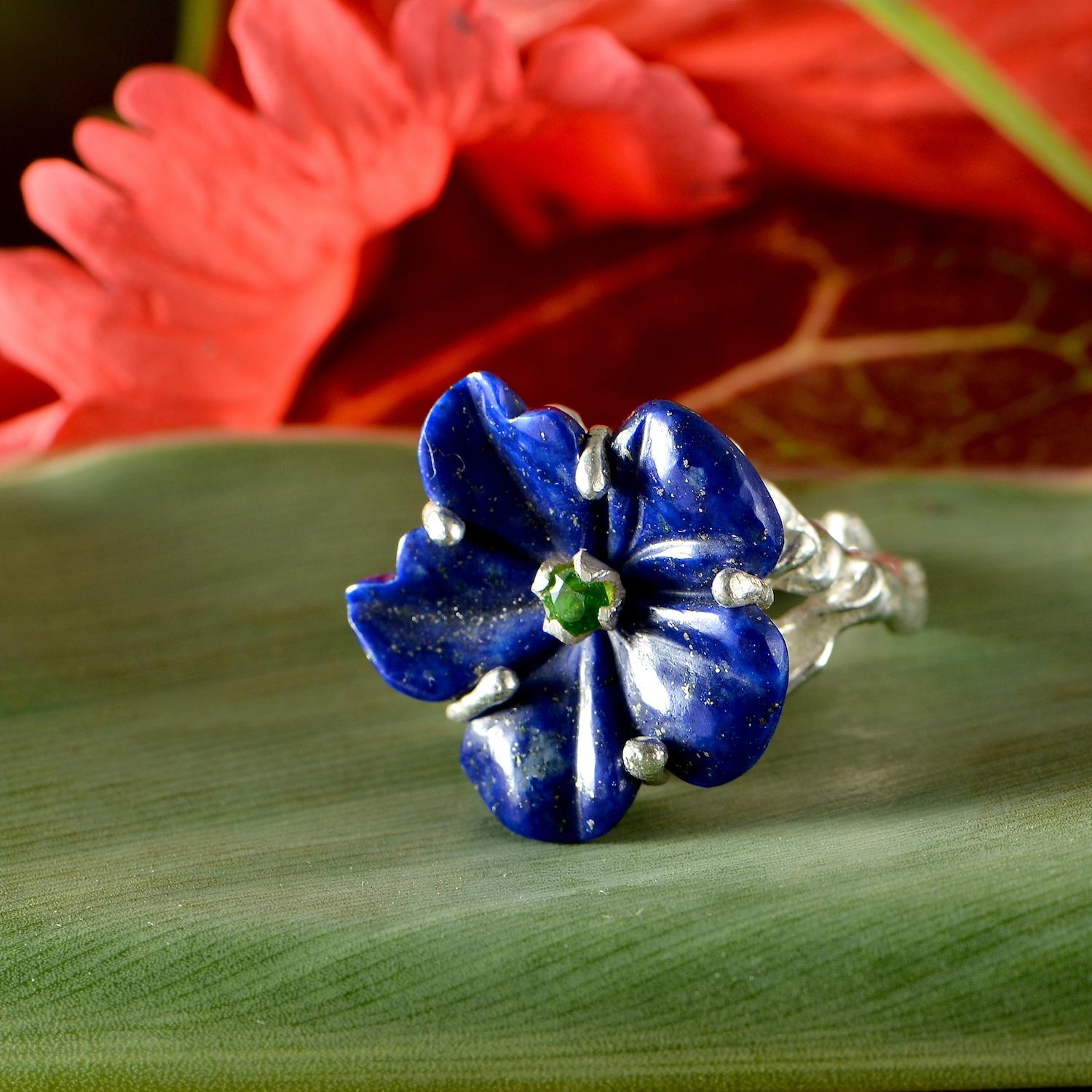 Handgeschnitzter Lapislazuli Silber Blumenring (Zeitgenössisch) im Angebot