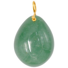 Hand Carved Large Green Aventurine of 140 Carat 22 Karat Gold Pendant