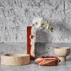 Grand vase Mies en marbre sculpté à la main par Greg Natale