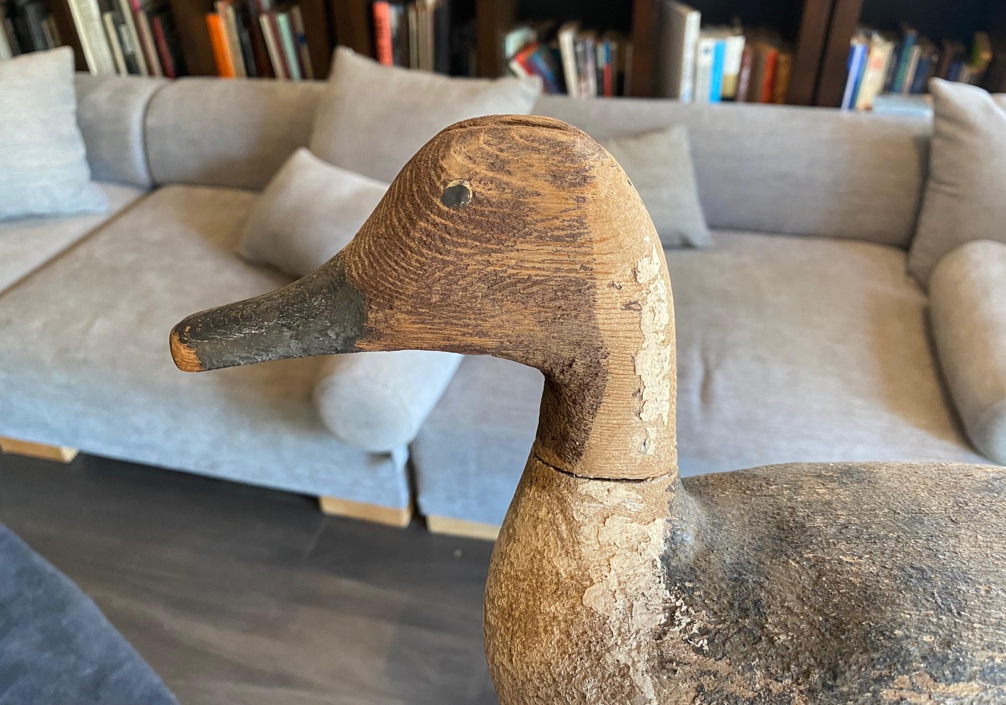 Escultura antigua de madera de pato tallada a mano, principios del siglo XX en venta 6