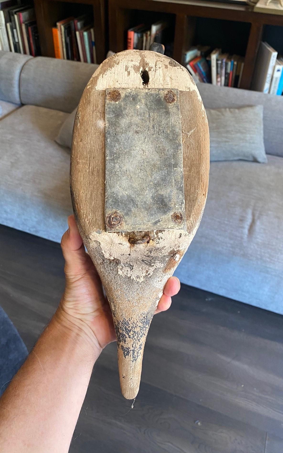 Escultura antigua de madera de pato tallada a mano, principios del siglo XX en venta 10