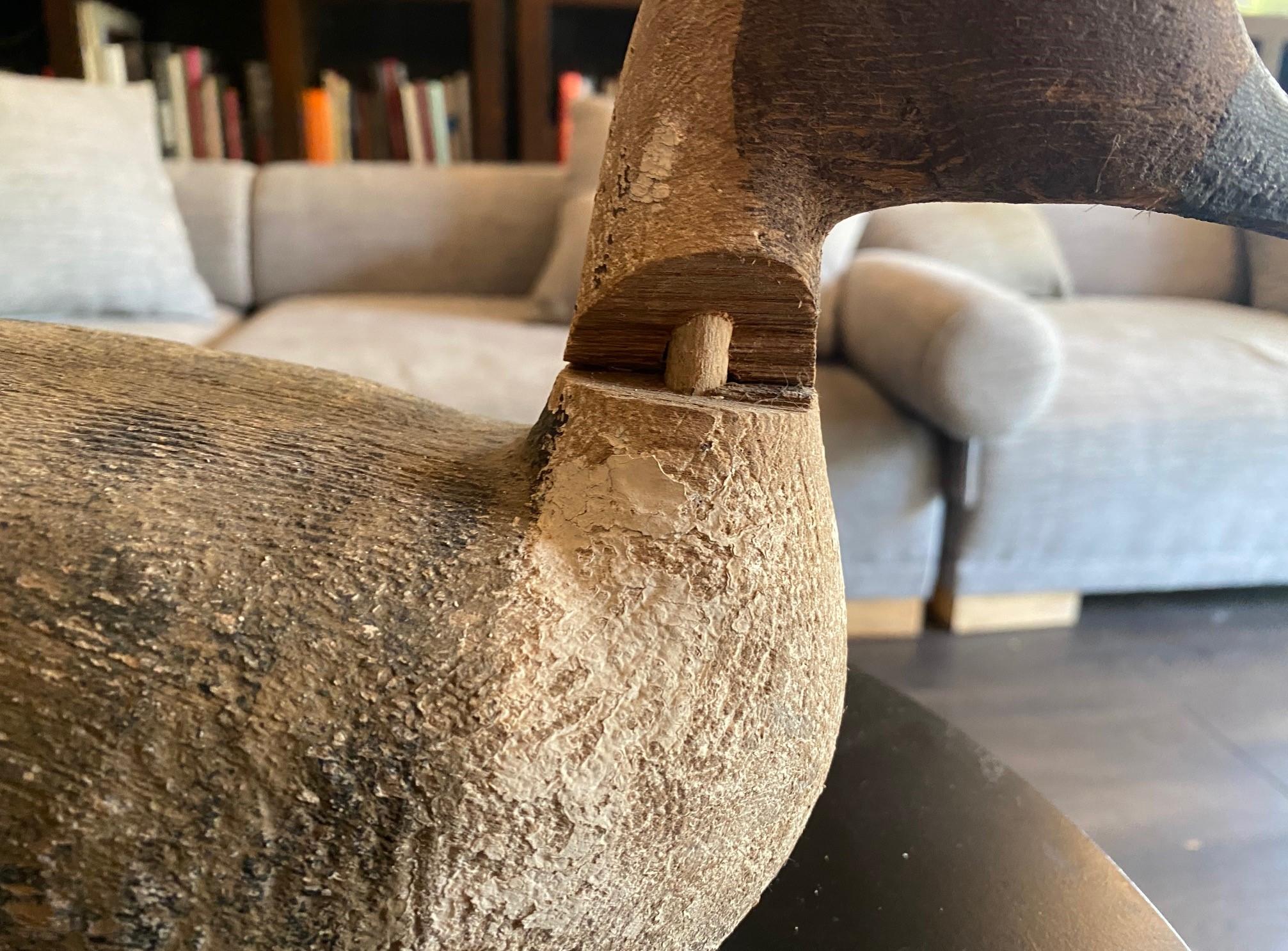 Escultura antigua de madera de pato tallada a mano, principios del siglo XX en venta 1
