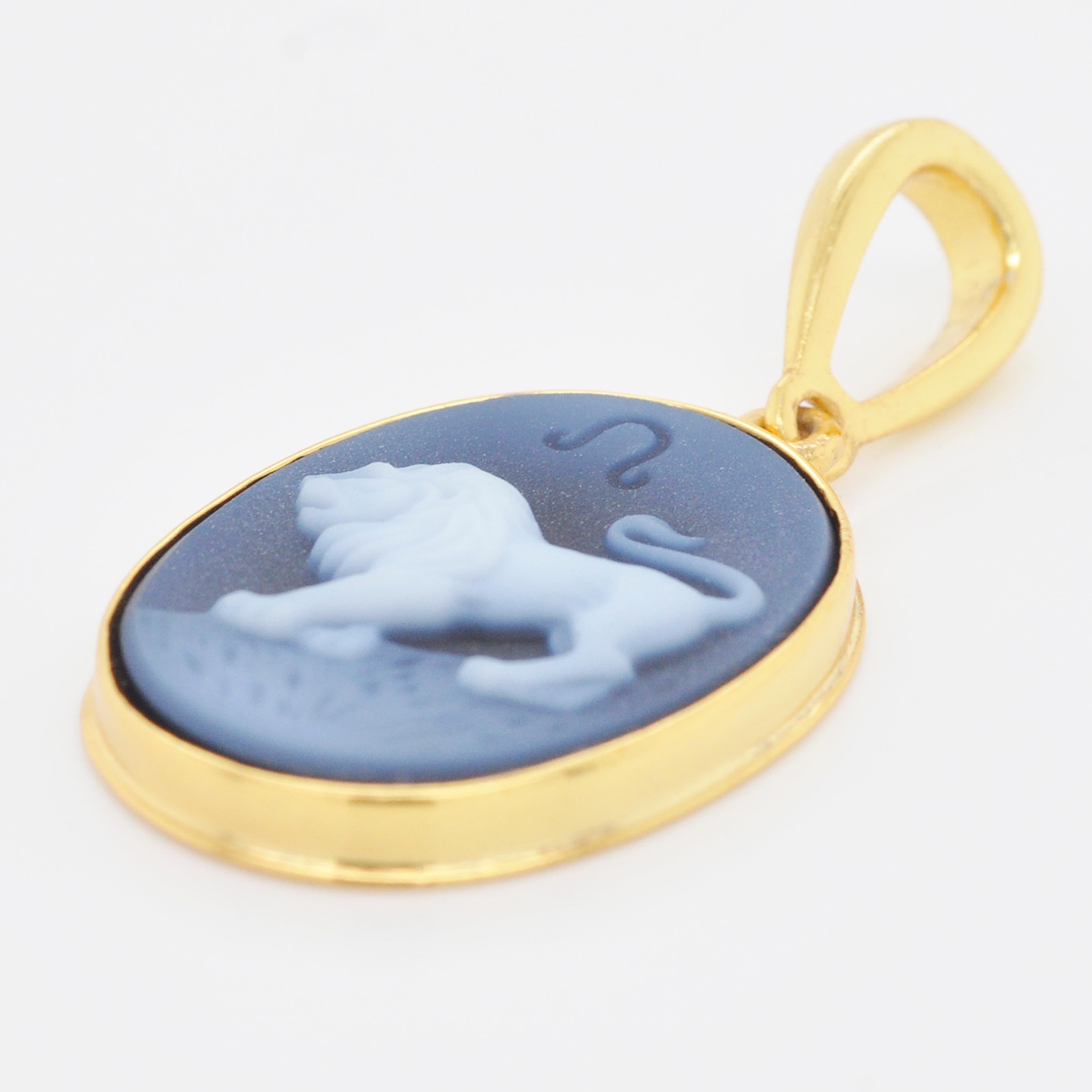 Contemporary Hand-Carved Leo Zodiac Agate Cameo 925 Sterling Silver Pendant Necklace For Sale