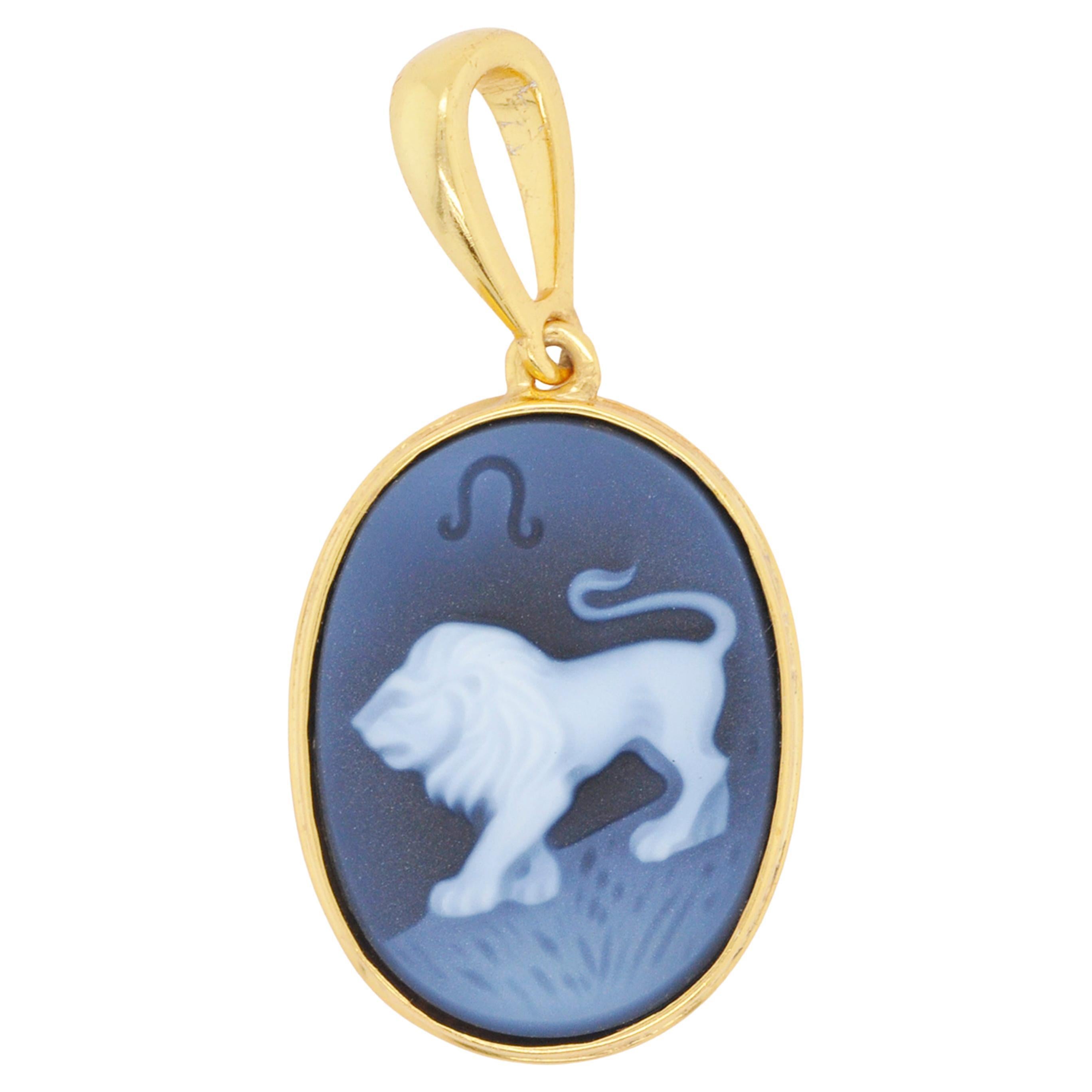 Hand-Carved Leo Zodiac Agate Cameo 925 Sterling Silver Pendant Necklace For Sale