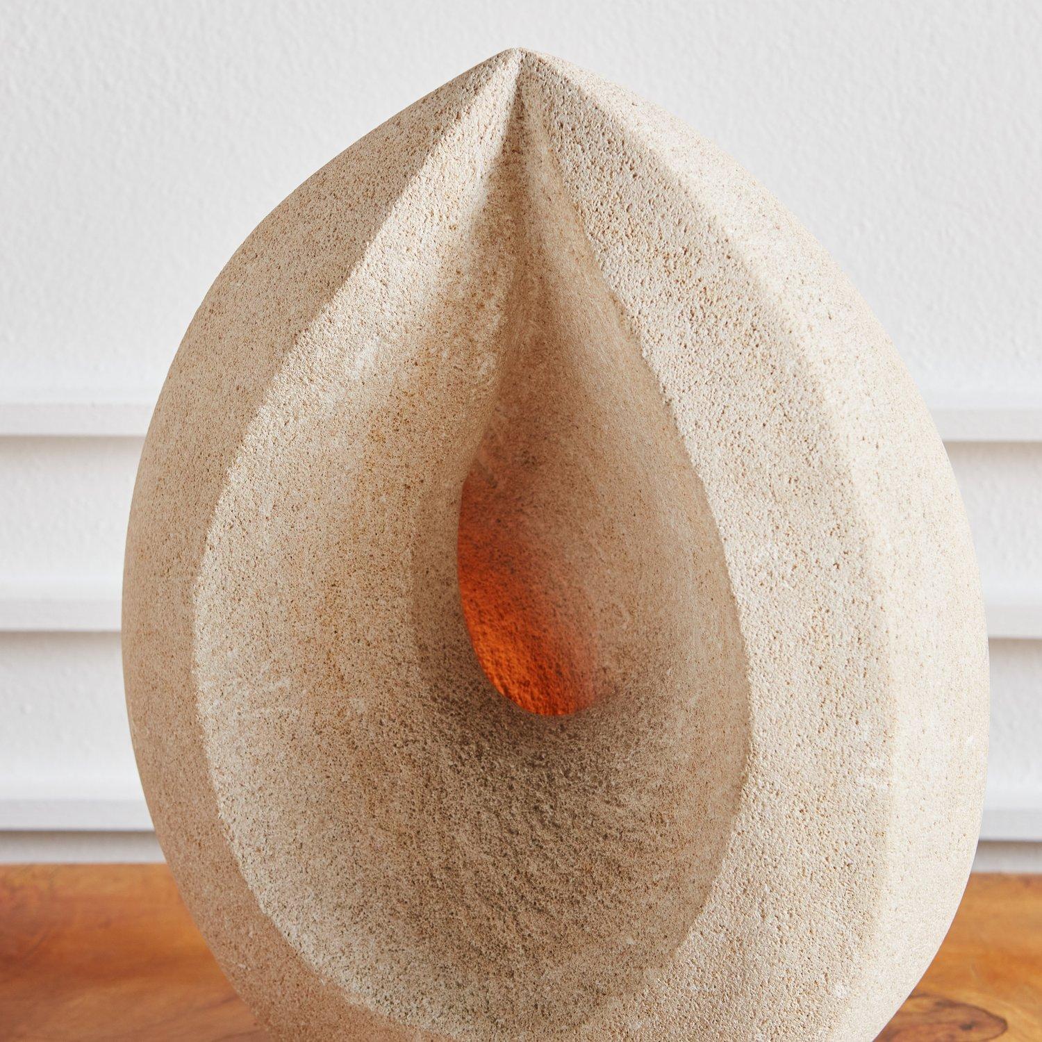 French Hand Carved Limestone Teardrop Table Lamp in the Style of Albert Tormos, 1970s