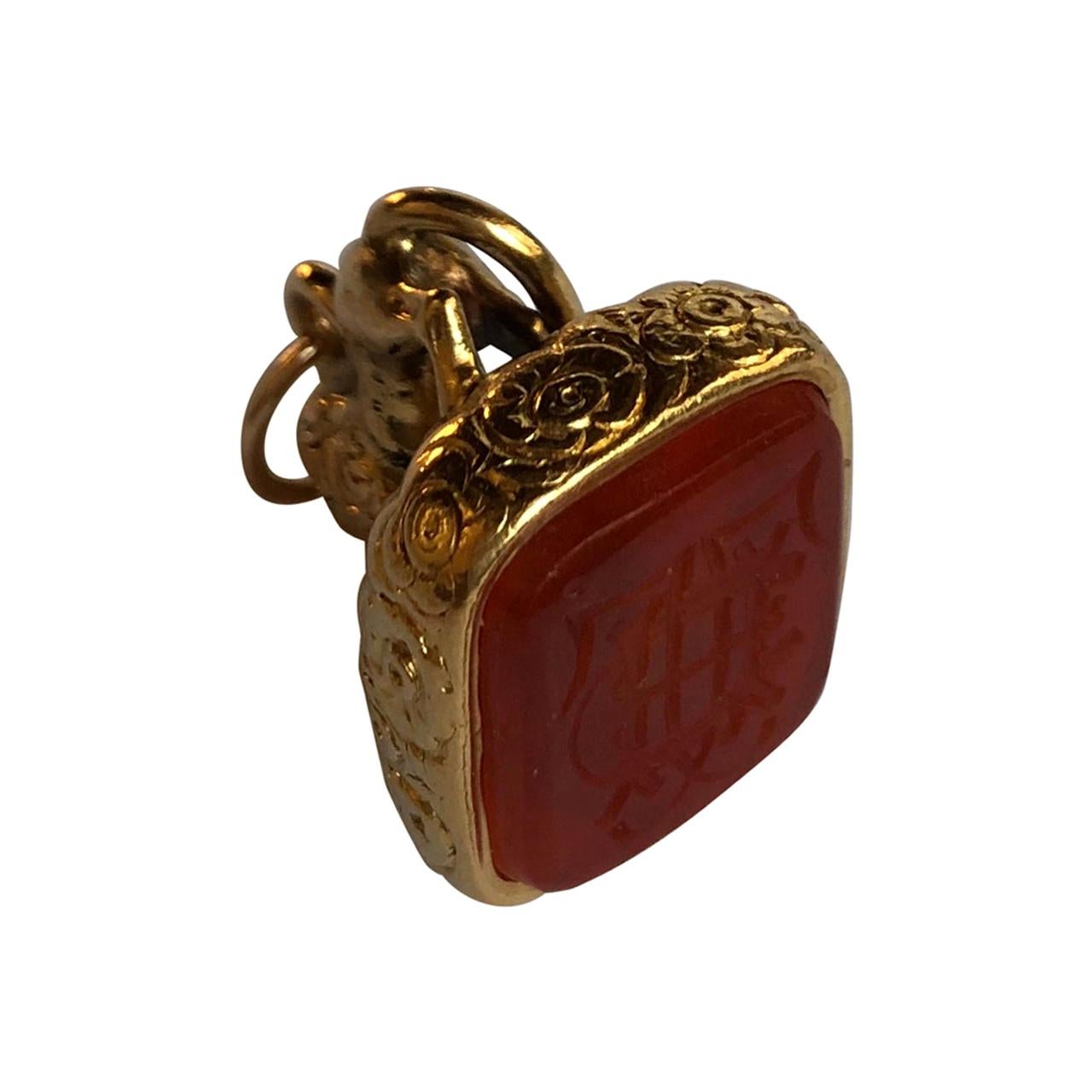 Hand Carved Lion Cornelian on 18 Karat Yellow Gold Seal