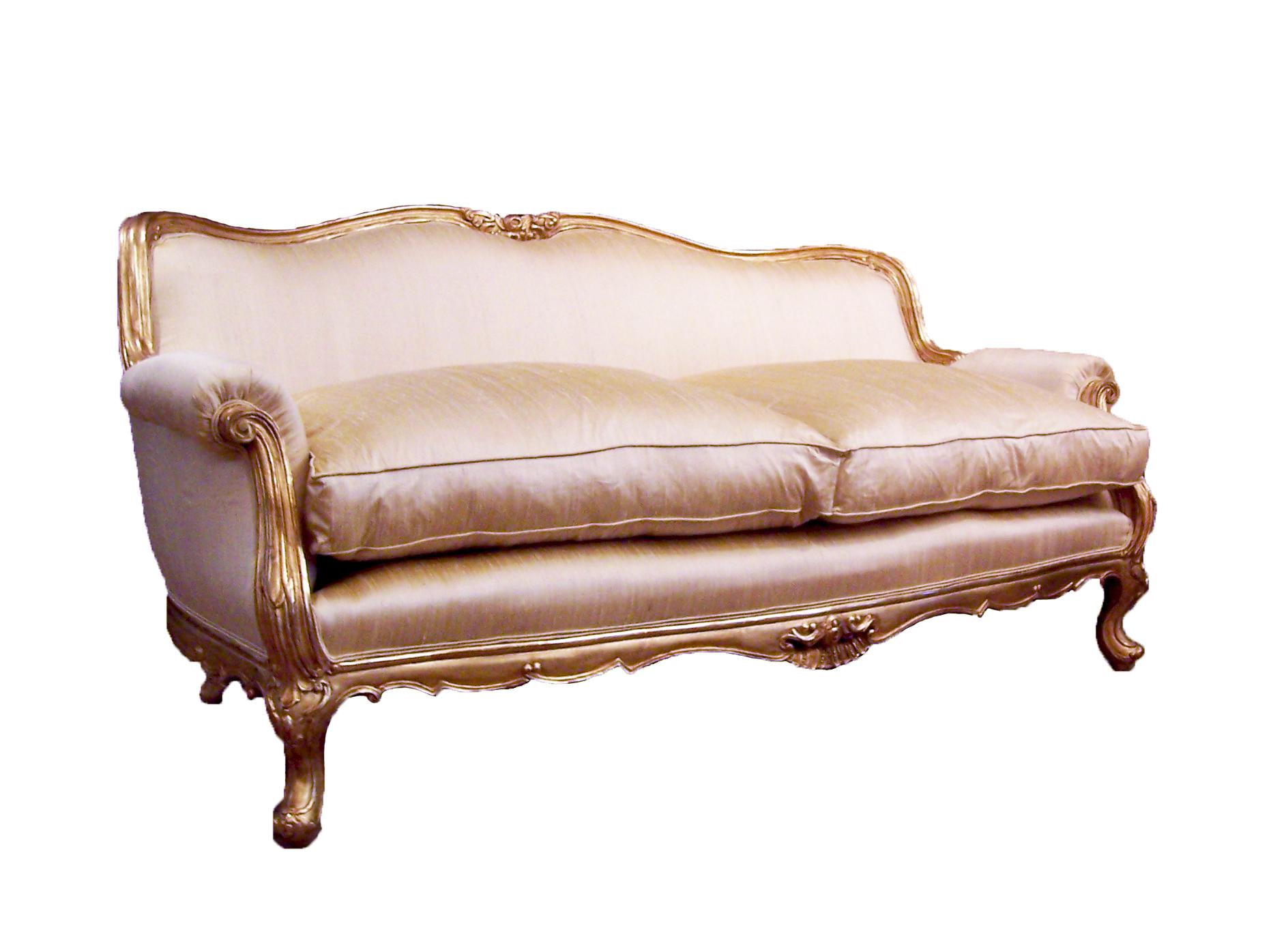 Handgeschnitztes Sofa im Louis-XV-Stil, hergestellt von La Maison London (Britisch) im Angebot