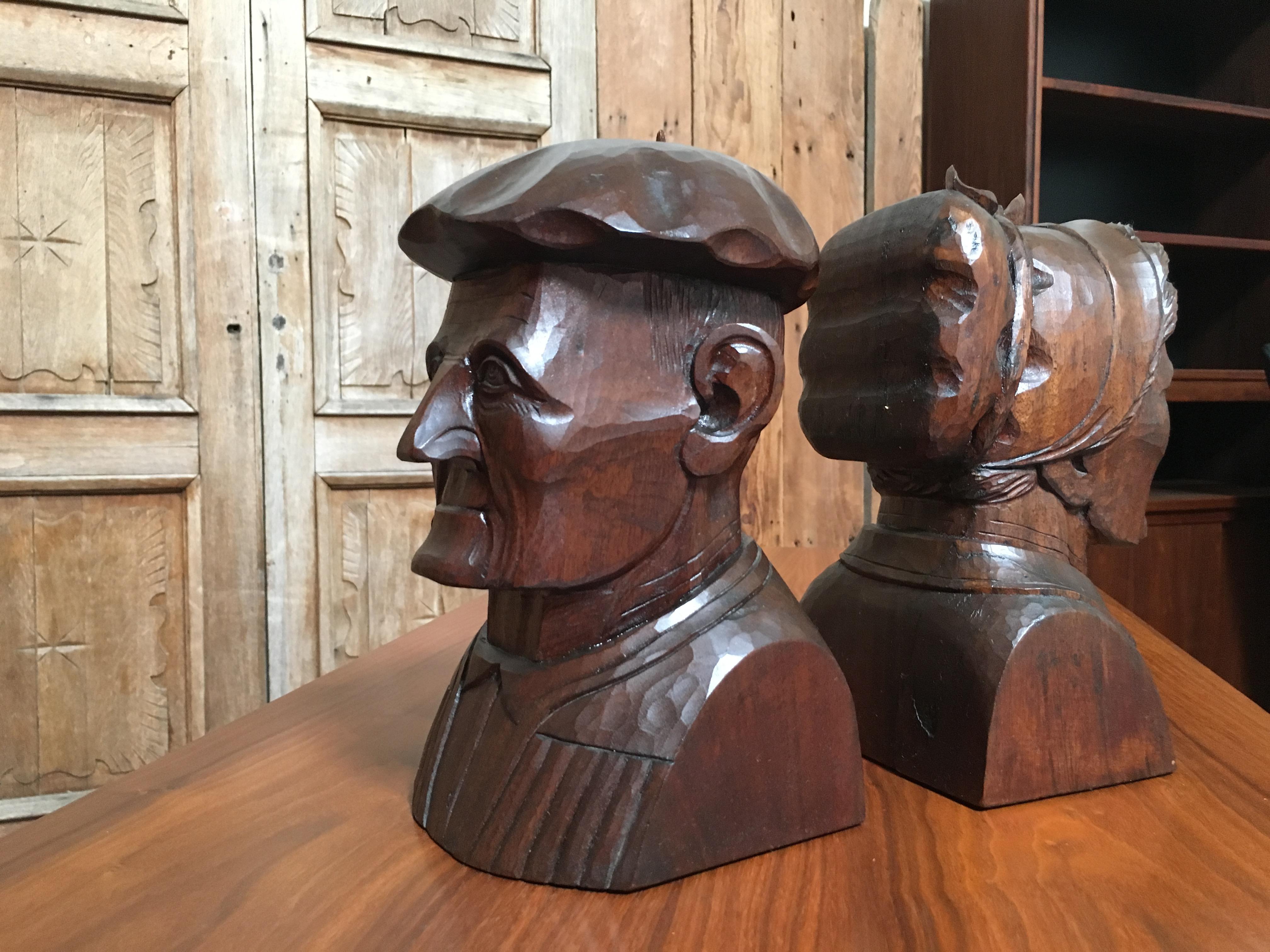 Hand Carved Mahogany Bookends In Good Condition In Denton, TX