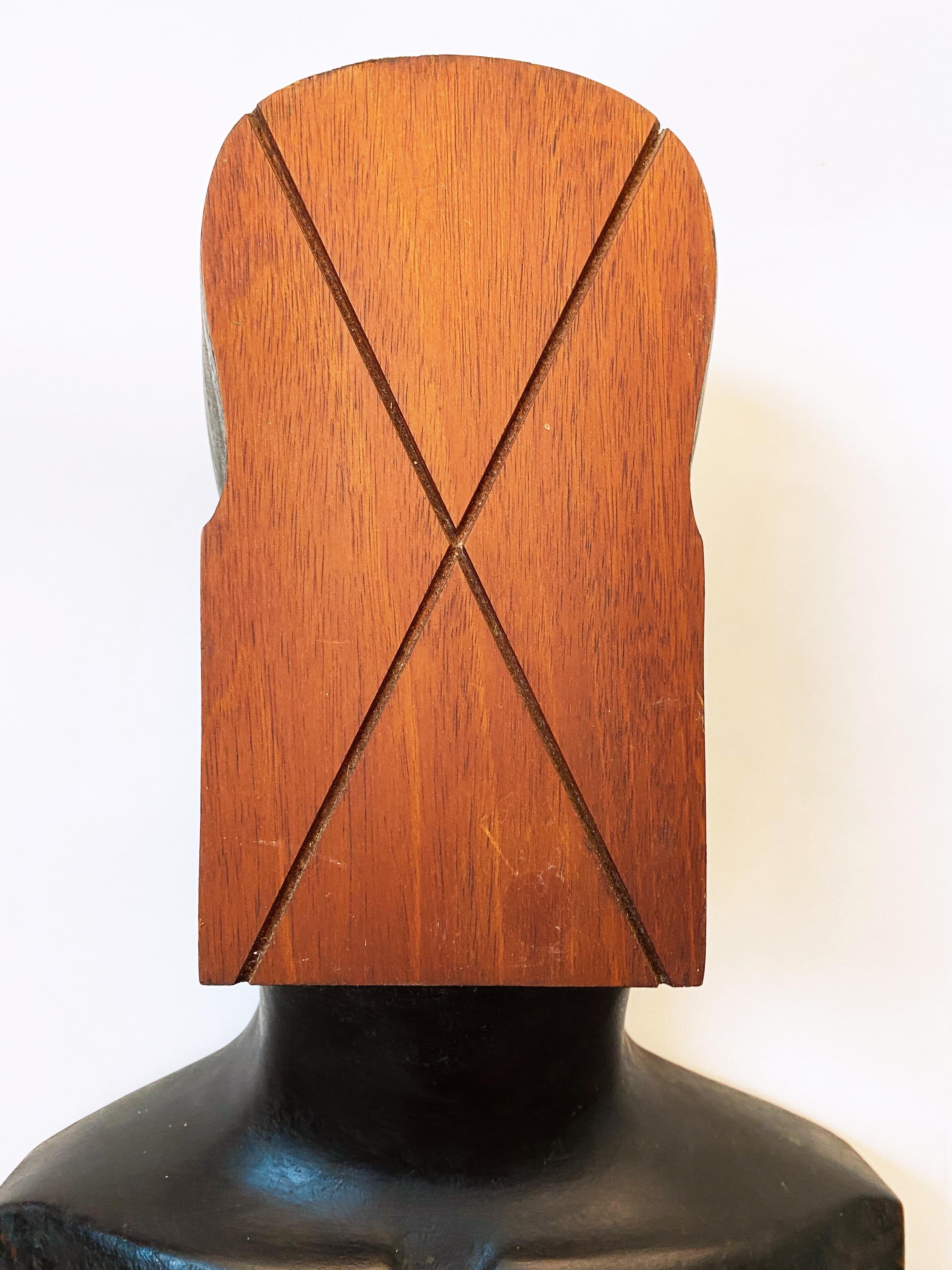 Vintage 1980s Jim Pruitt Hand Carved Mahogany Female Figurative Large Sculpture In Good Condition For Sale In San Antonio, TX