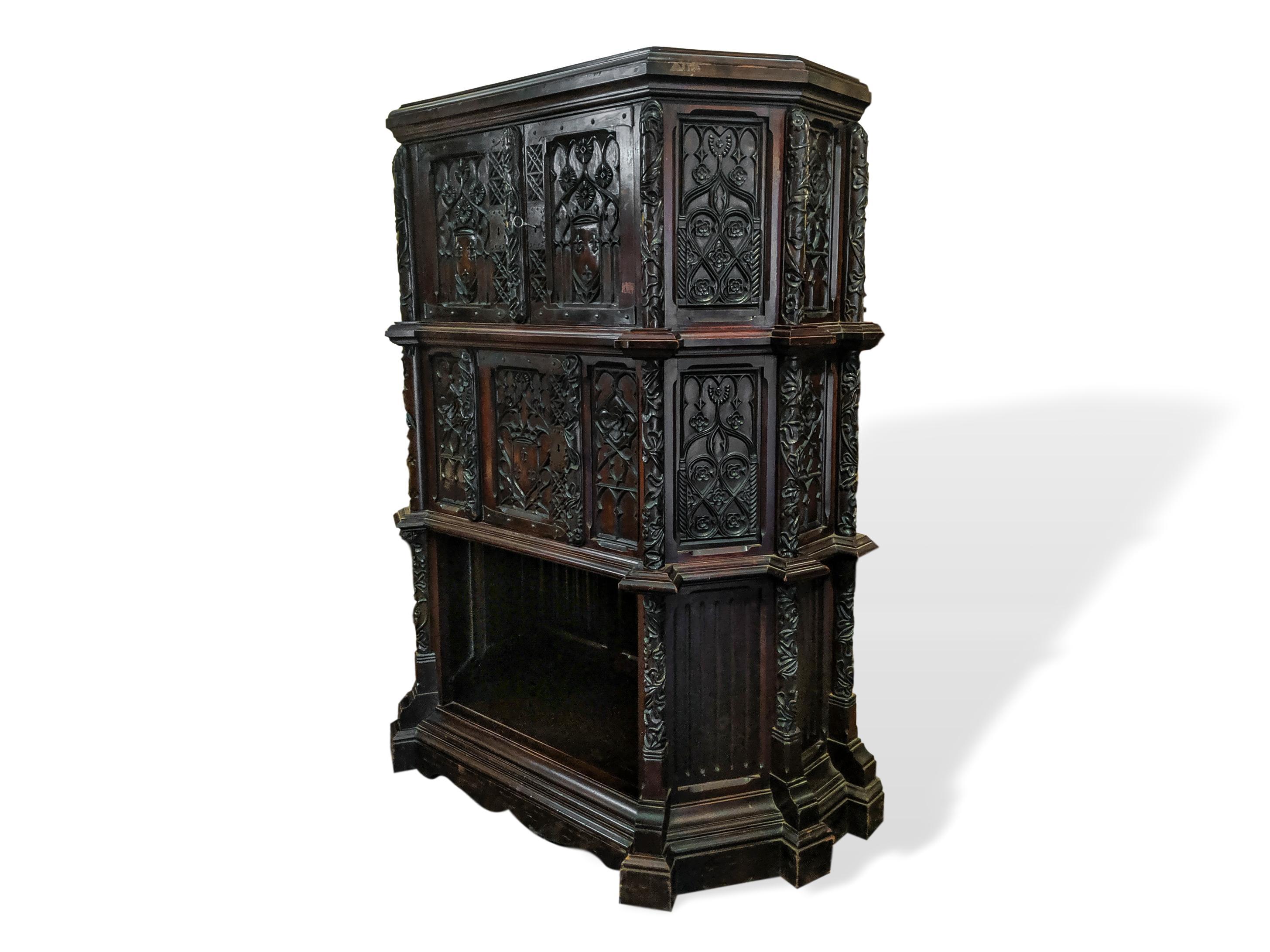 court cabinet
