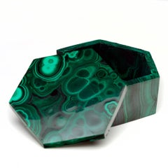 Boîte en malachite sculptée à la main