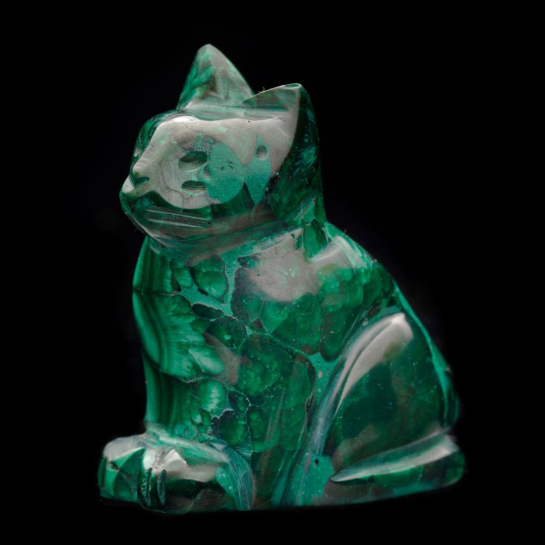 XXIe siècle et contemporain Chat en malachite sculpté à la main en vente