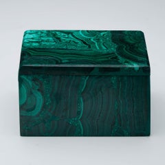 Caja decorativa de malaquita tallada a mano III