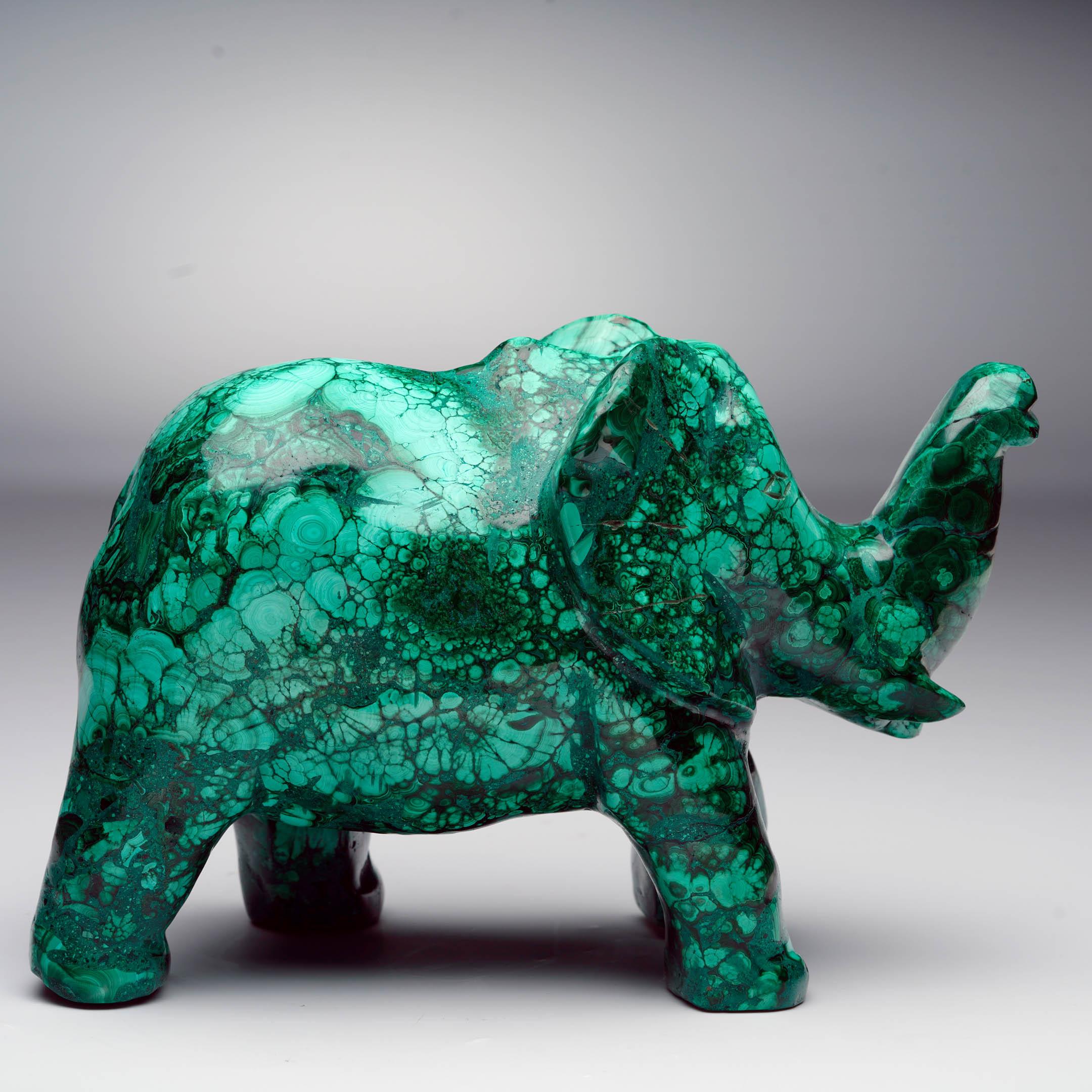 Elefante de malaquita tallado a mano Siglo XXI y contemporáneo en venta